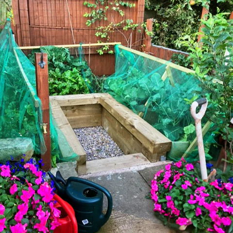 2-Tier Corner Railway Sleeper Bracket with Stake - Image 29