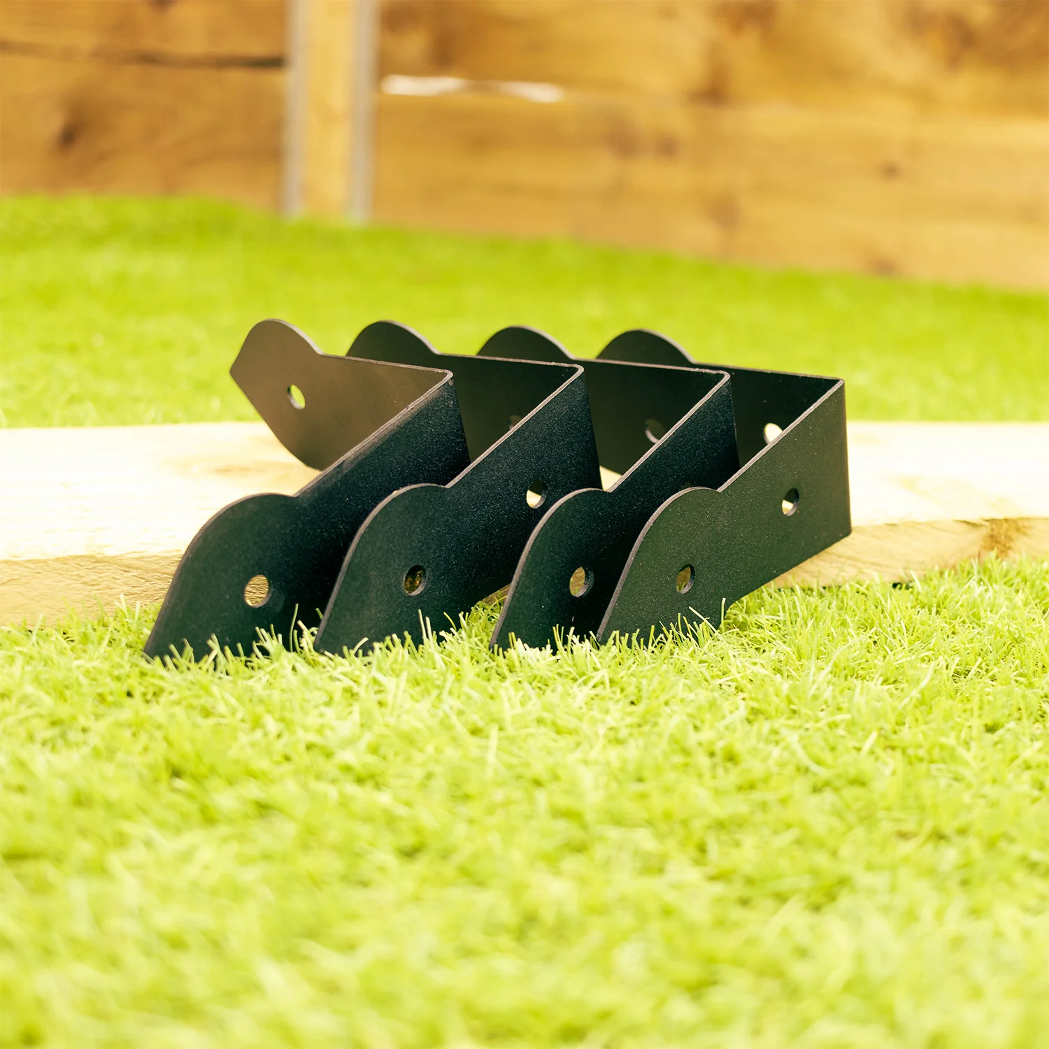 Arrow Head Decorative Corner Railway Sleeper Brackets - Image 5