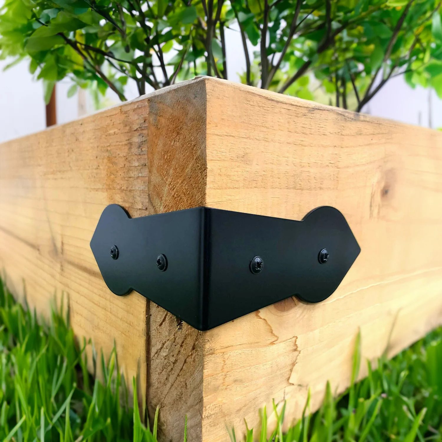 Arrow Head Decorative Corner Railway Sleeper Brackets - Image 6