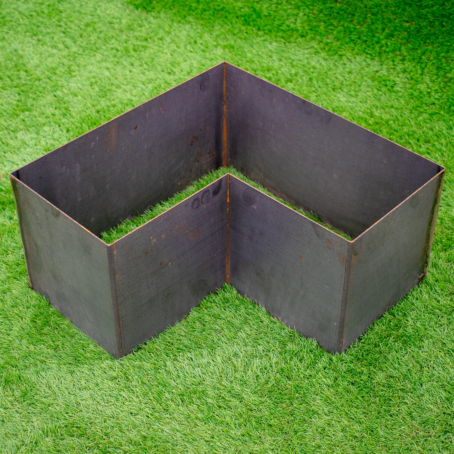 Bellamy L-Shaped Rustic Steel Corner Planter (6 Sizes Available) - Image 6