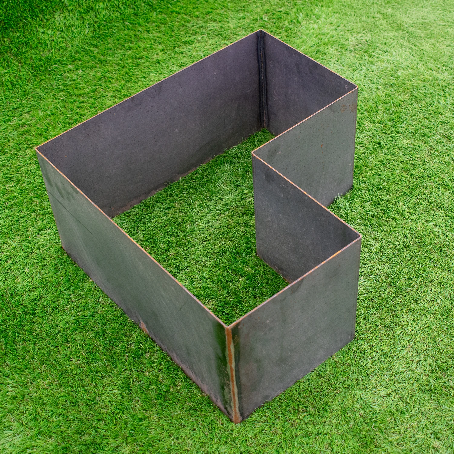 Bellamy L-Shaped Rustic Steel Corner Planter (6 Sizes Available) - Image 7
