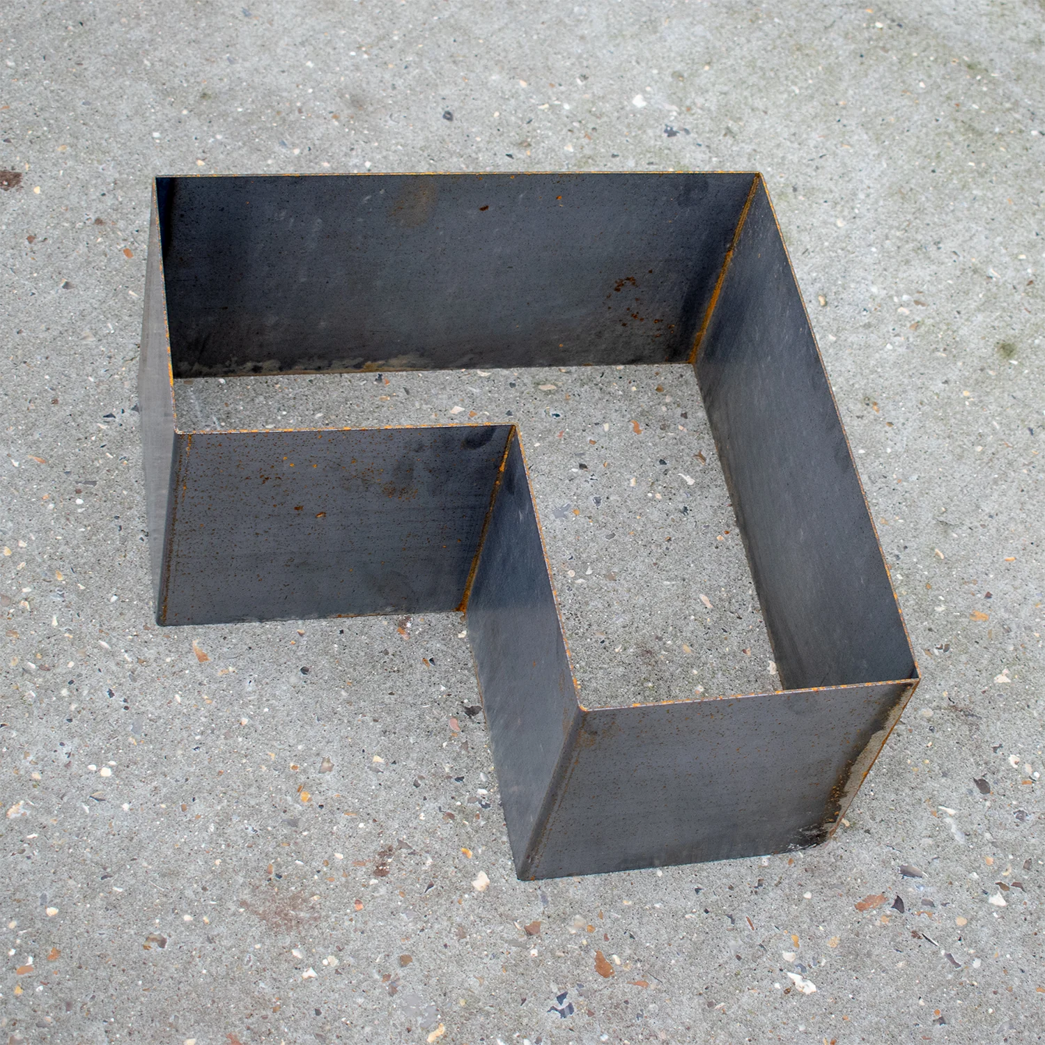 Bellamy L-Shaped Rustic Steel Corner Planter (6 Sizes Available) - Image 8