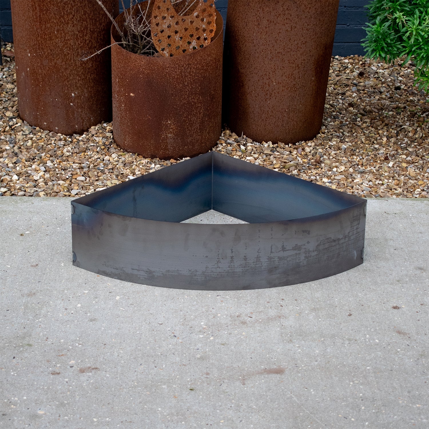Bellamy Quarter-Circle Rustic Steel Corner Planter - Image 13