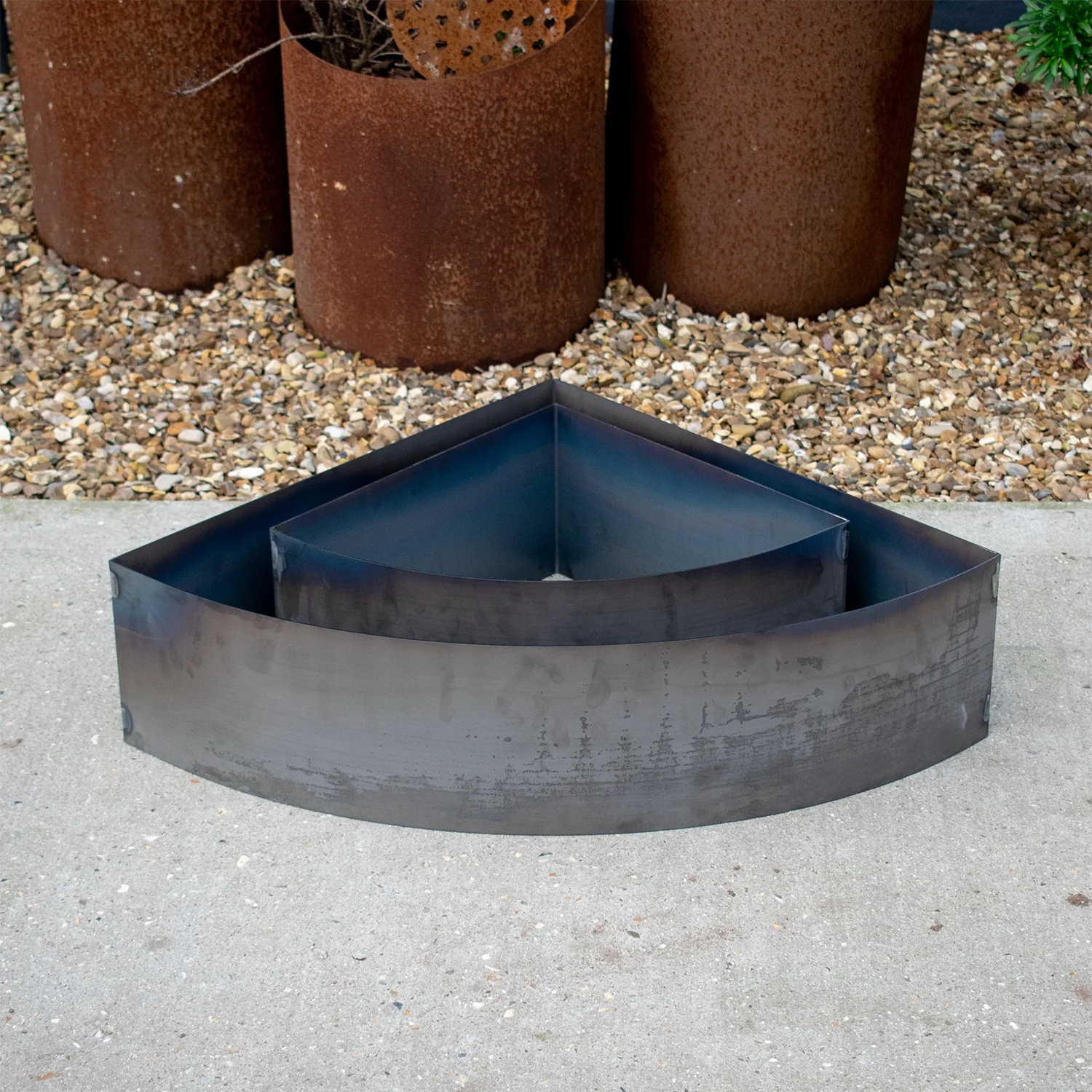 Bellamy Quarter-Circle Rustic Steel Corner Planter - Image 14
