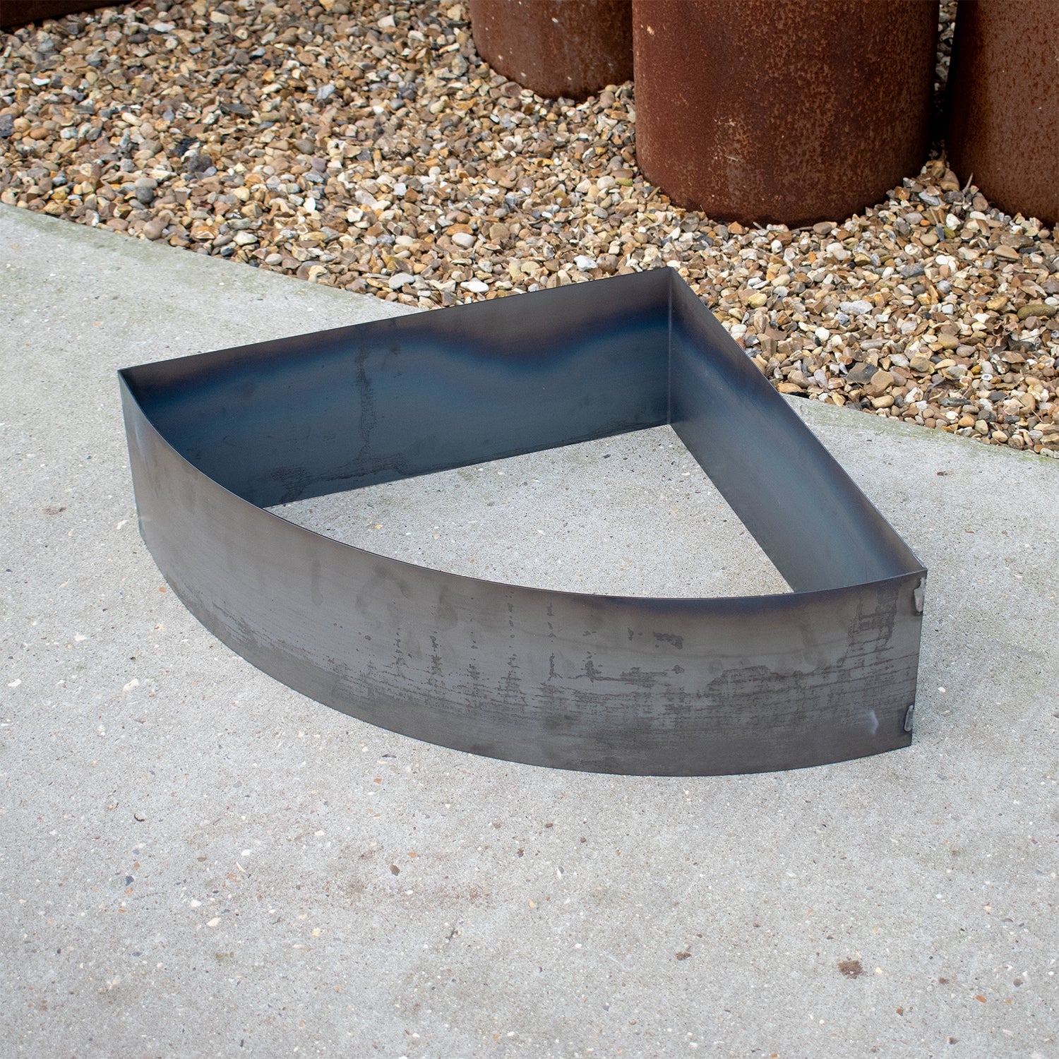 Bellamy Quarter-Circle Rustic Steel Corner Planter - Image 6