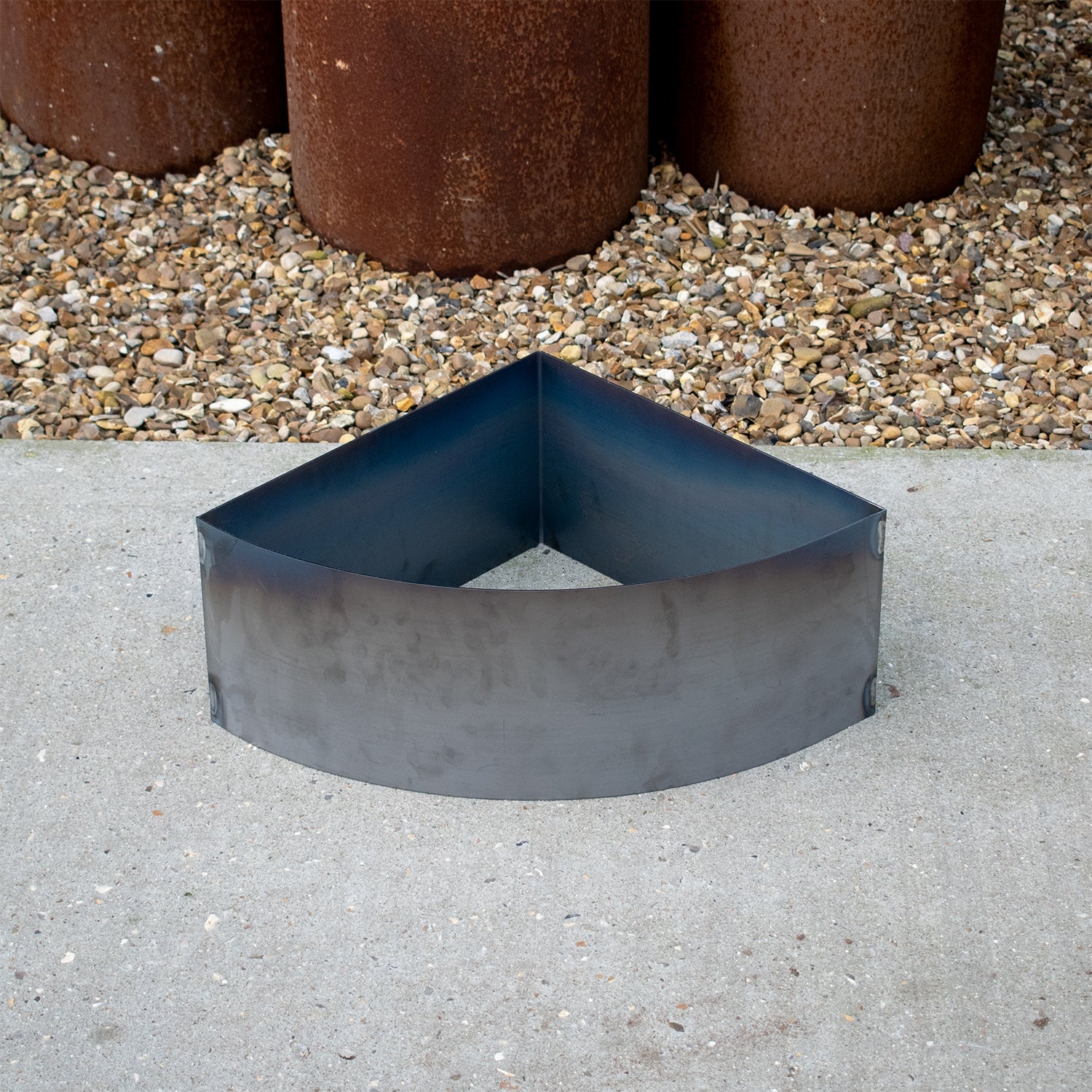 Bellamy Quarter-Circle Rustic Steel Corner Planter - Image 9