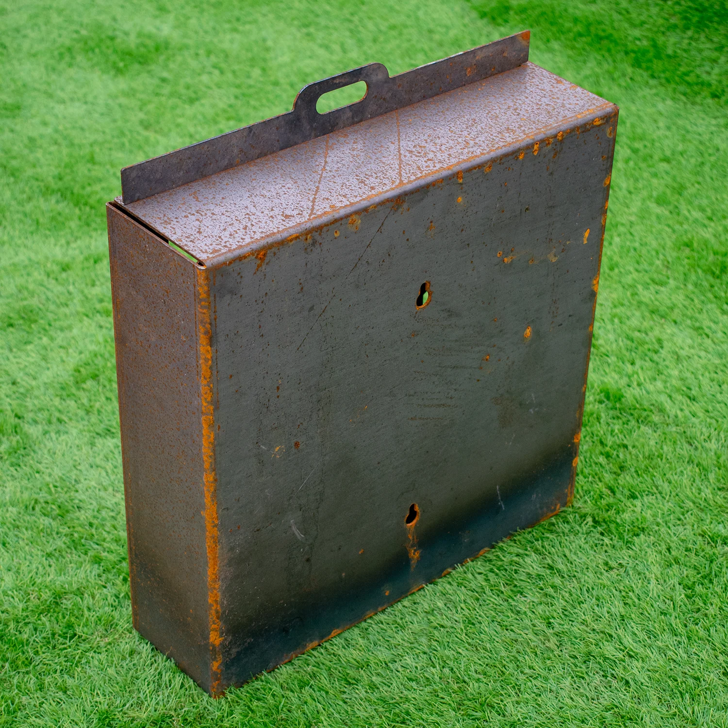 Bellamy Rustic Steel Wall Mount Bug & Insect Hotel for Gardens - Image 10