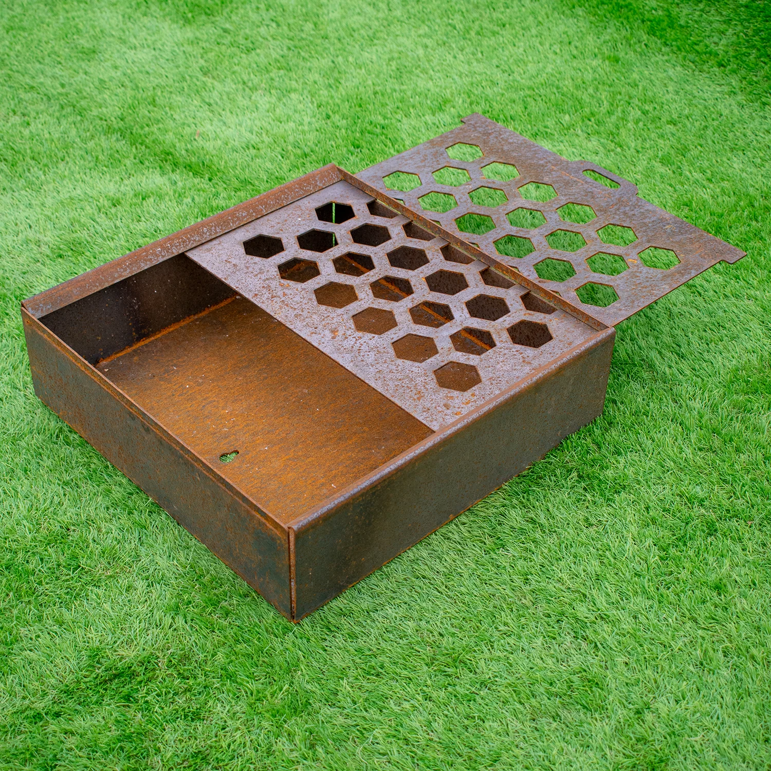 Bellamy Rustic Steel Wall Mount Bug & Insect Hotel for Gardens - Image 7