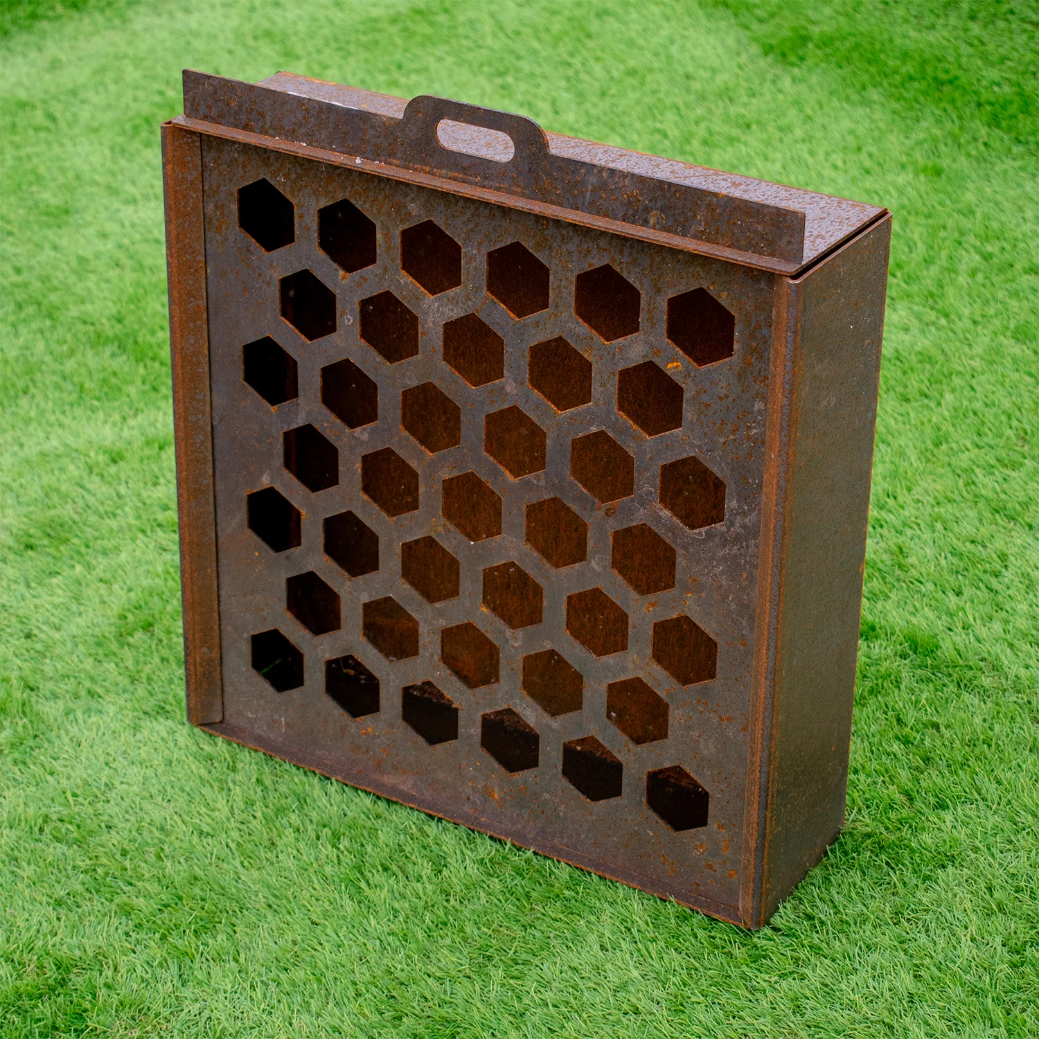 Bellamy Rustic Steel Wall Mount Bug & Insect Hotel for Gardens - Image 9