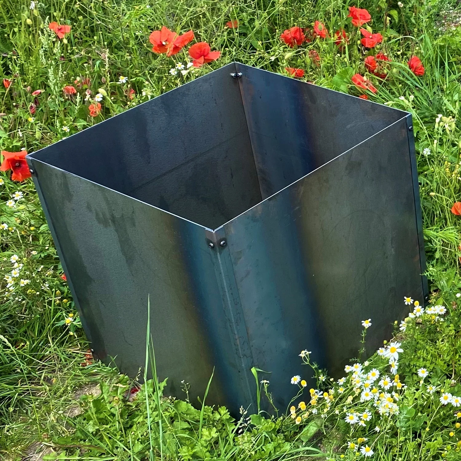 Cubic Flat-Pack Rustic Steel Planter - Image 16