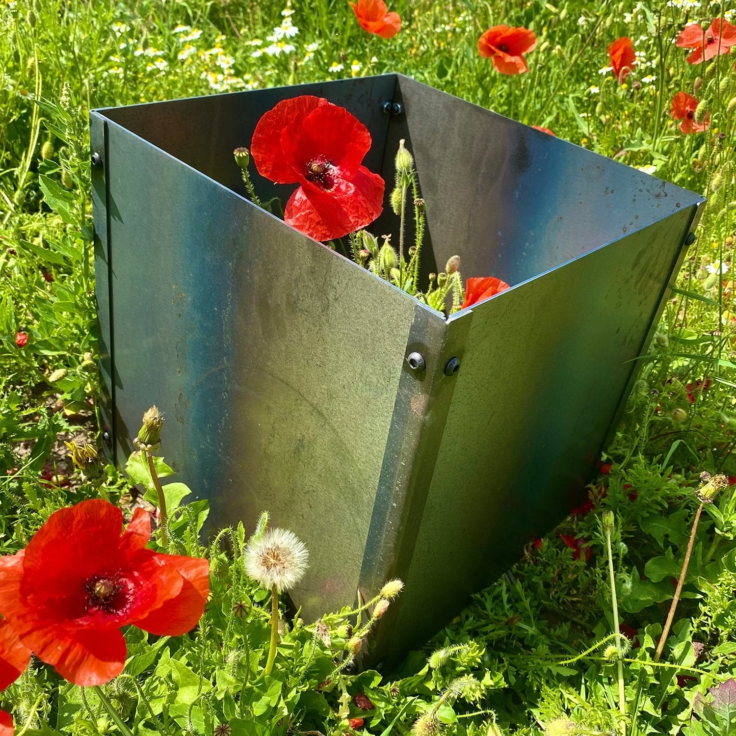 Cubic Flat-Pack Rustic Steel Planter - Image 5