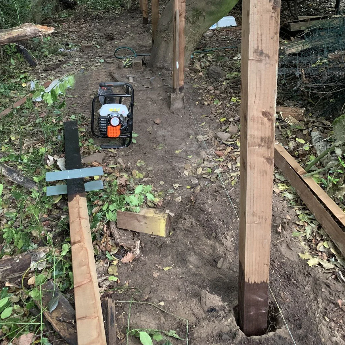 FenceEasy™ EcoFence Fence Post Anchor Brackets (Set of 2 Brackets) - Image 9