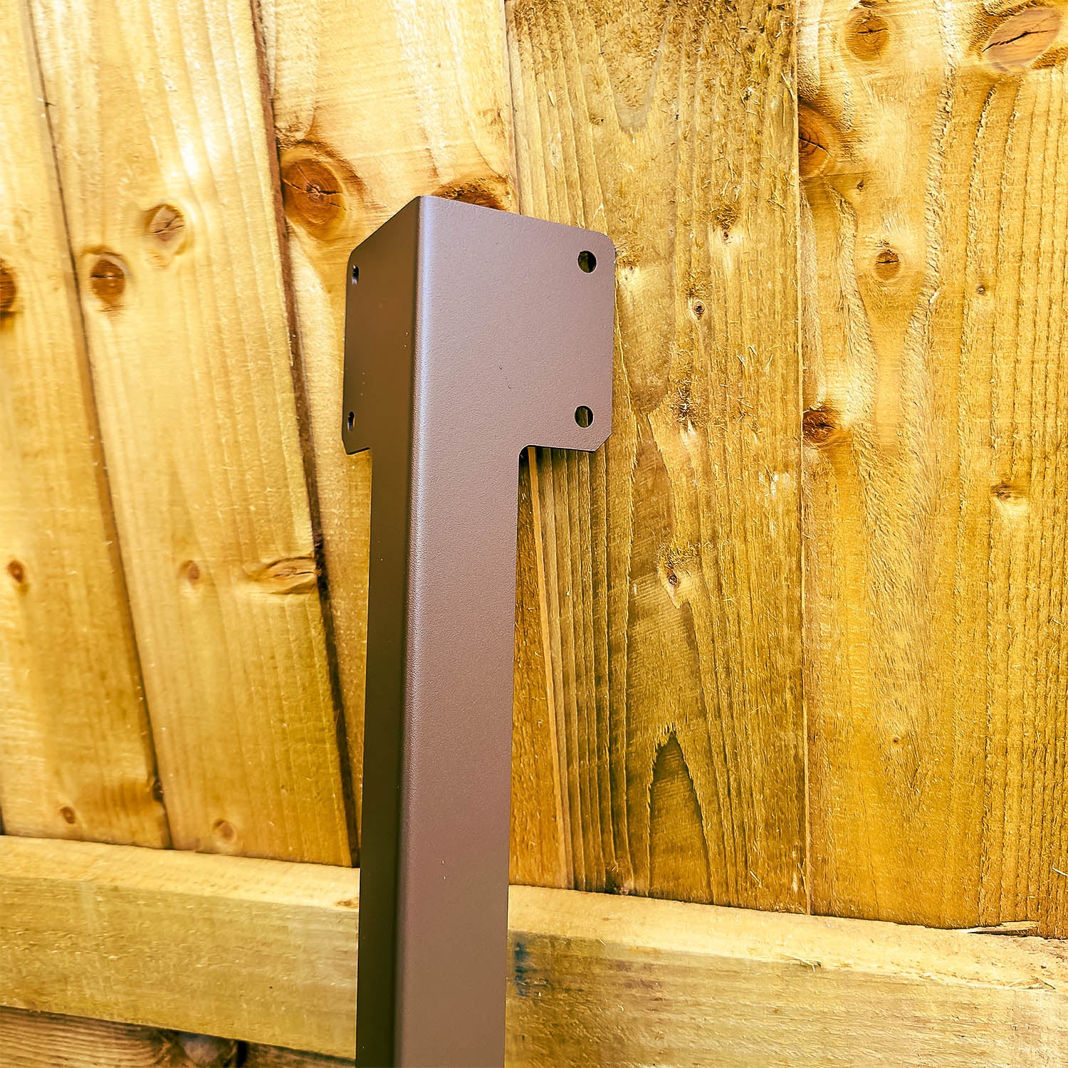 Extra-Long Corner Railway Sleeper Bracket with Stake - Image 3