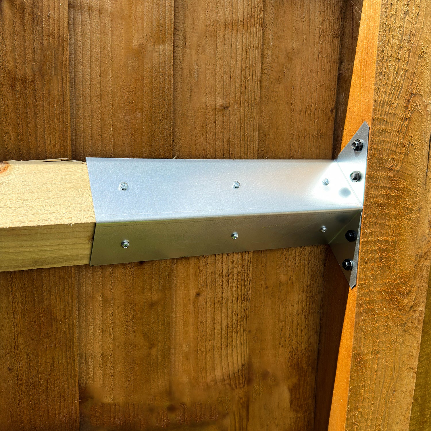 FenceEasy™ Arris Rail Fence Bracket for 75mm x 75mm Arris Rails - Image 5