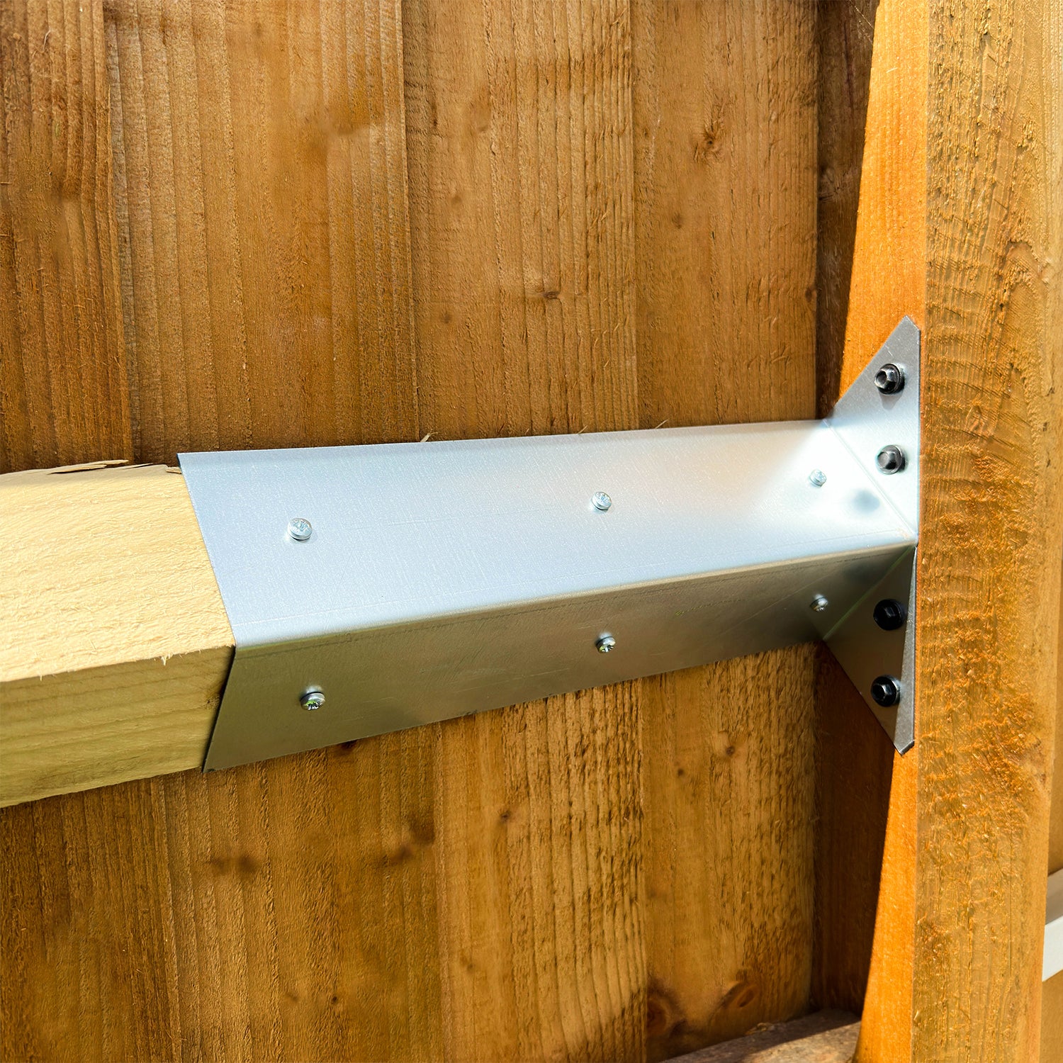 FenceEasy™ Arris Rail Fence Bracket for 75mm x 75mm Arris Rails - Image 6