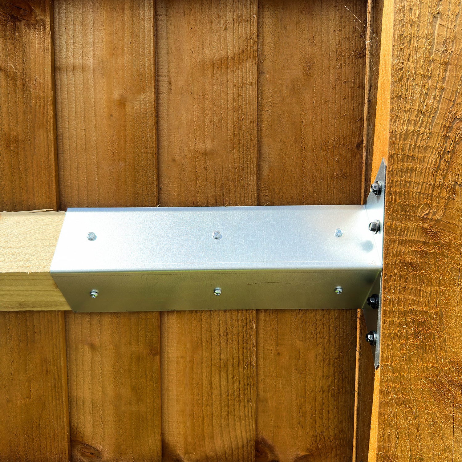 FenceEasy™ Arris Rail Fence Bracket for 75mm x 75mm Arris Rails - Image 7