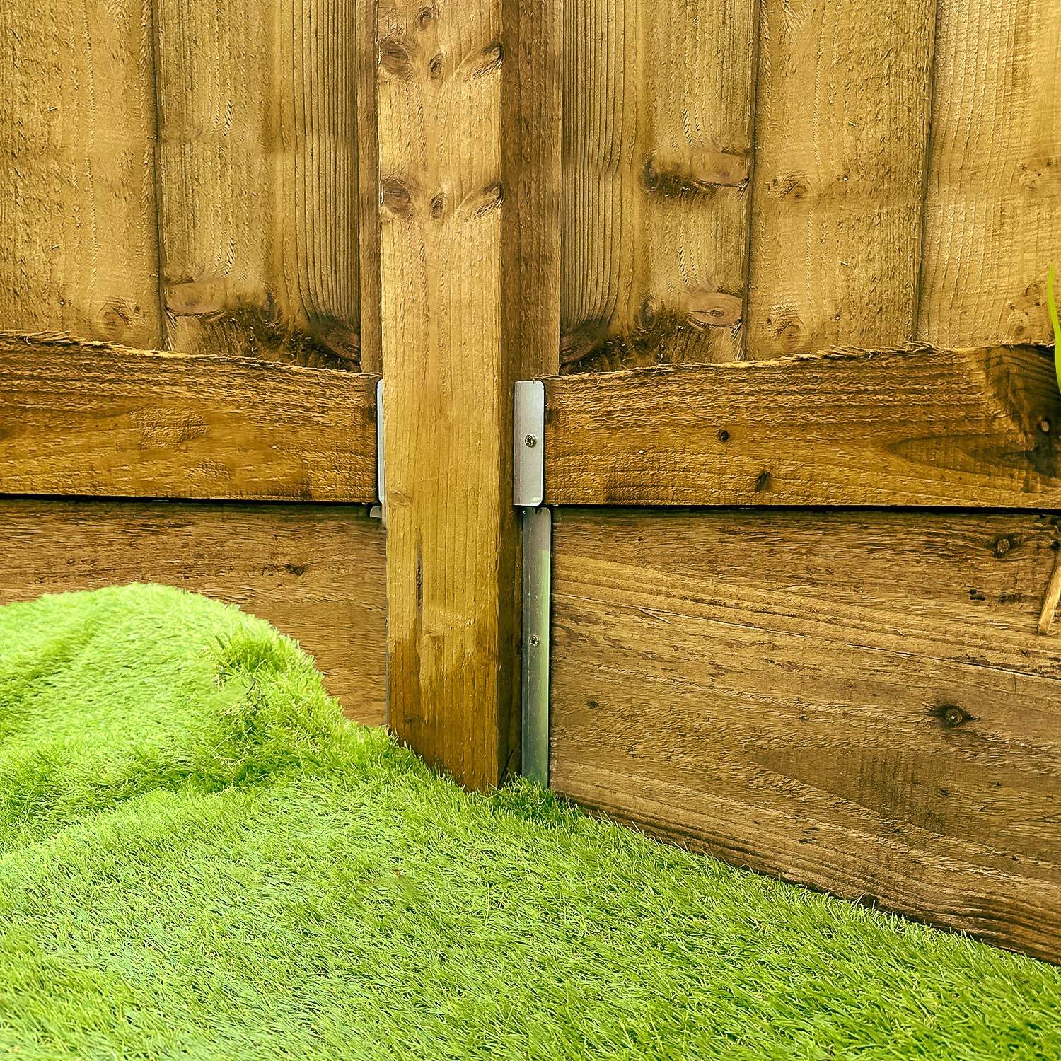 FenceEasy™ Gravel Board & Fence Panel Clip Combo Brackets - Image 3