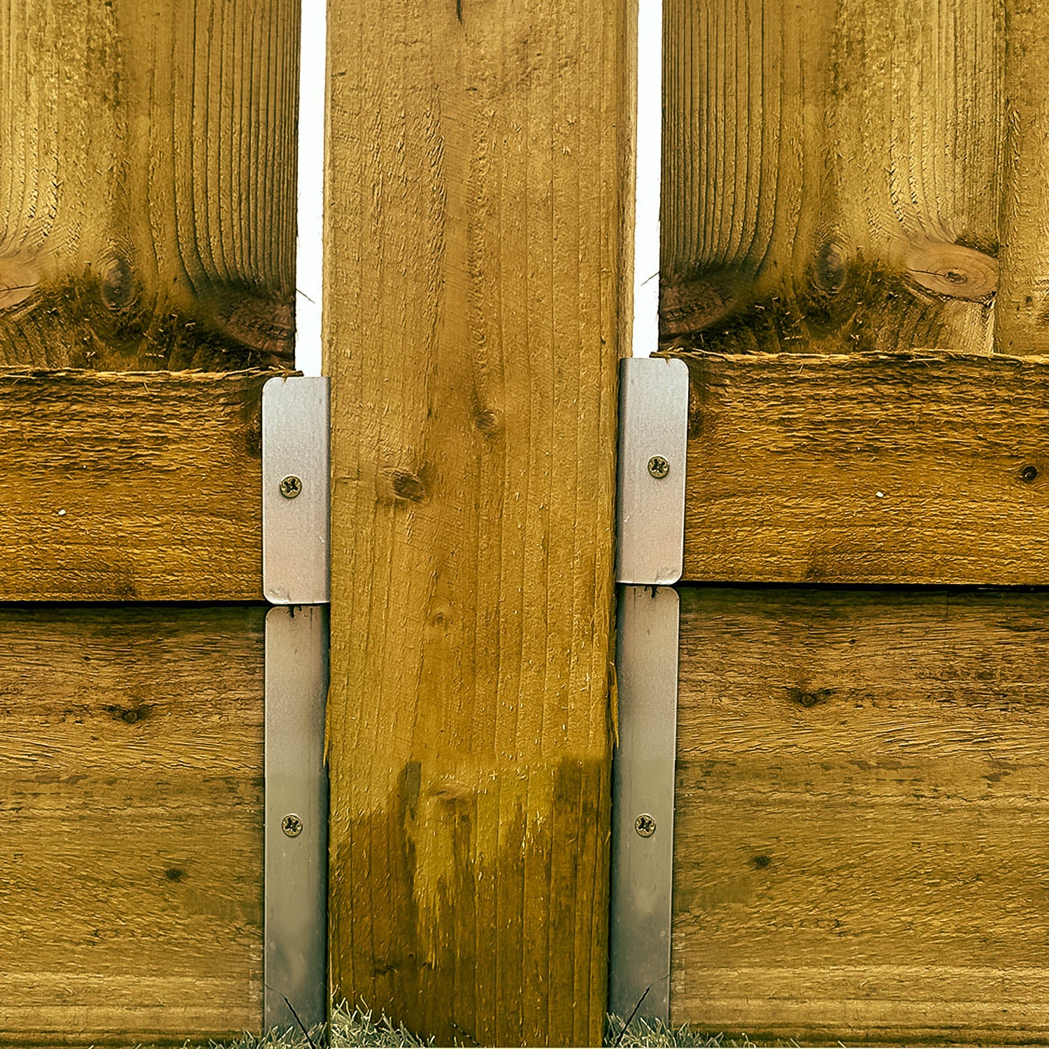 FenceEasy™ Gravel Board & Fence Panel Clip Combo Brackets - Image 4