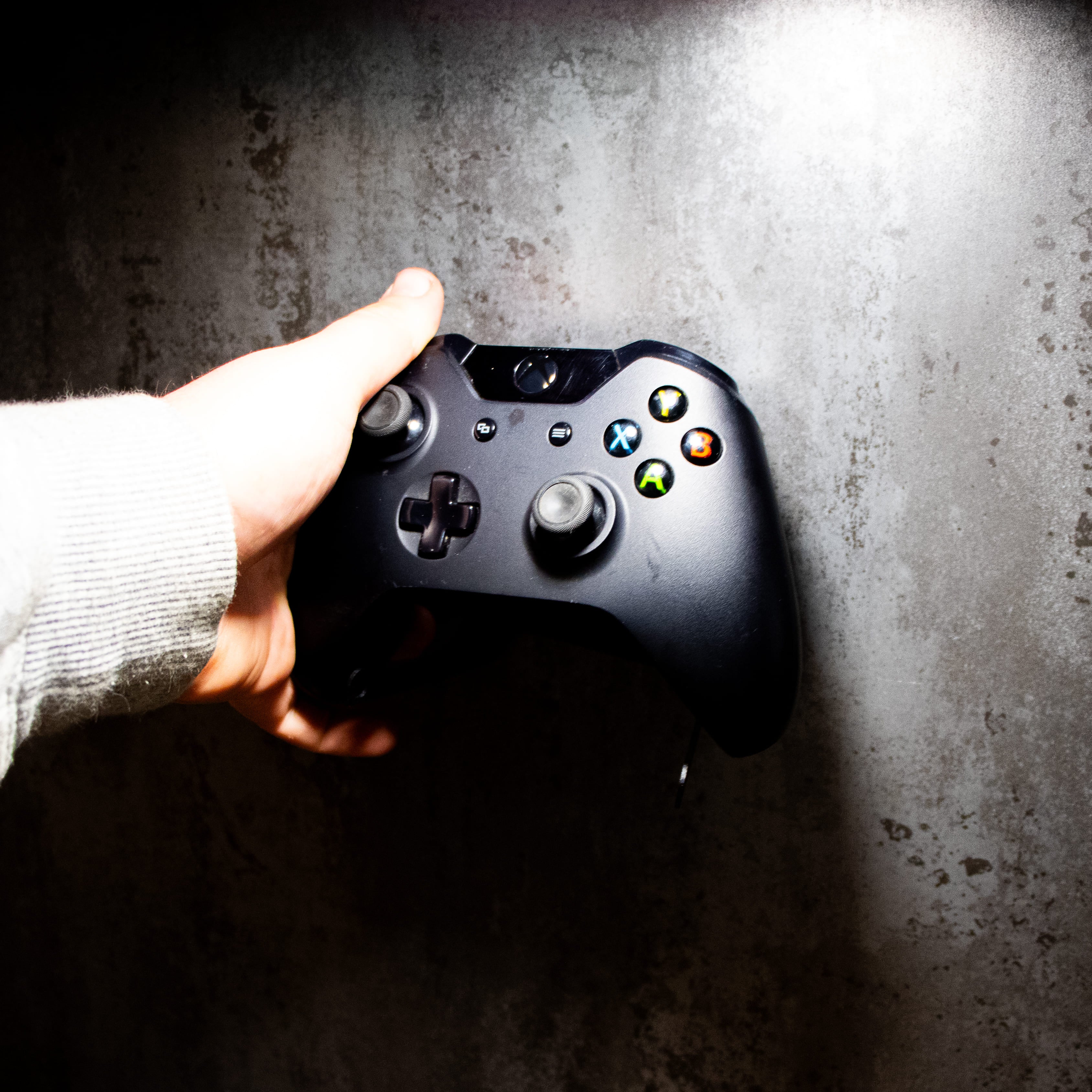 GameShieldz™ Wall Mount Xbox One & Xbox Series X/S Controller Bracket & Holder - Image 6