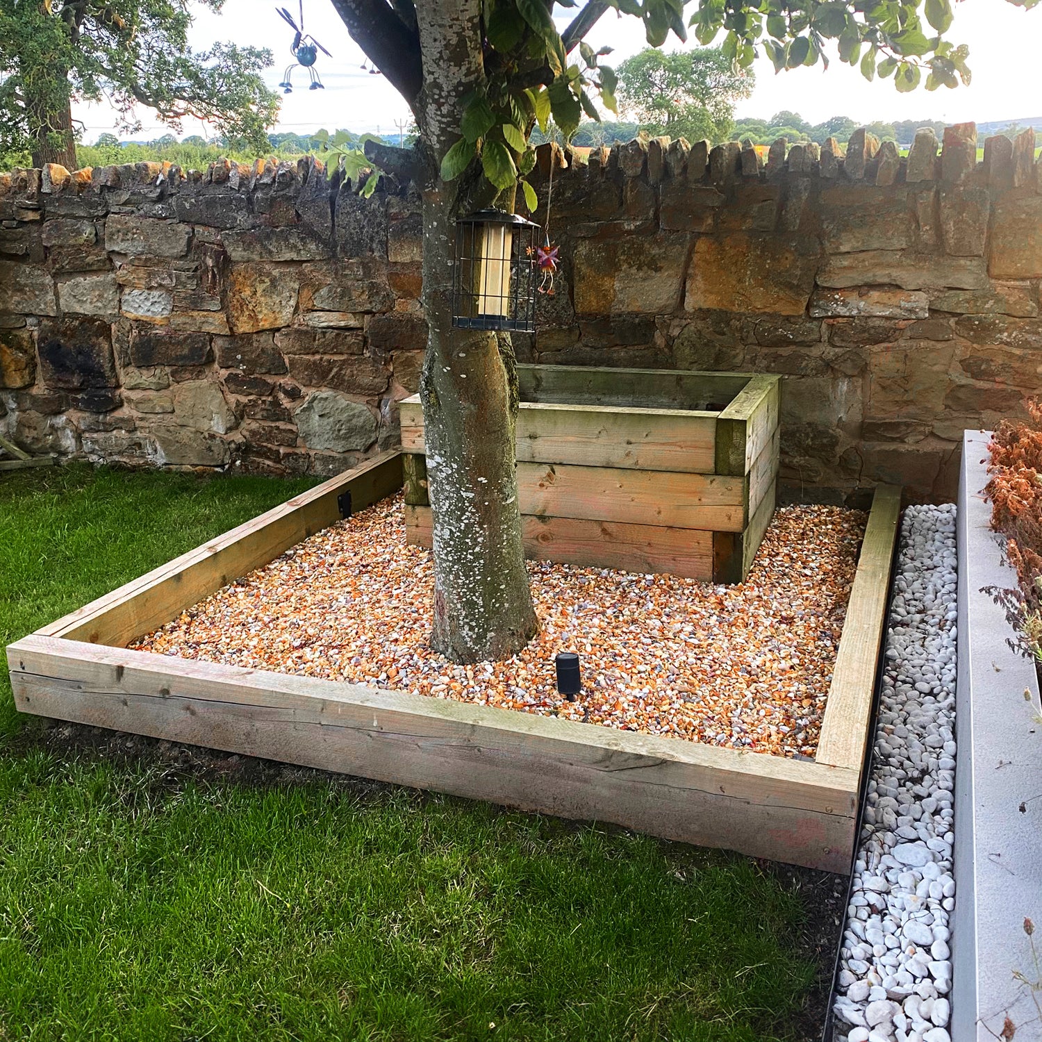 Heavy-Duty Corner Railway Sleeper Bracket with Stake for Hard Ground - Image 6