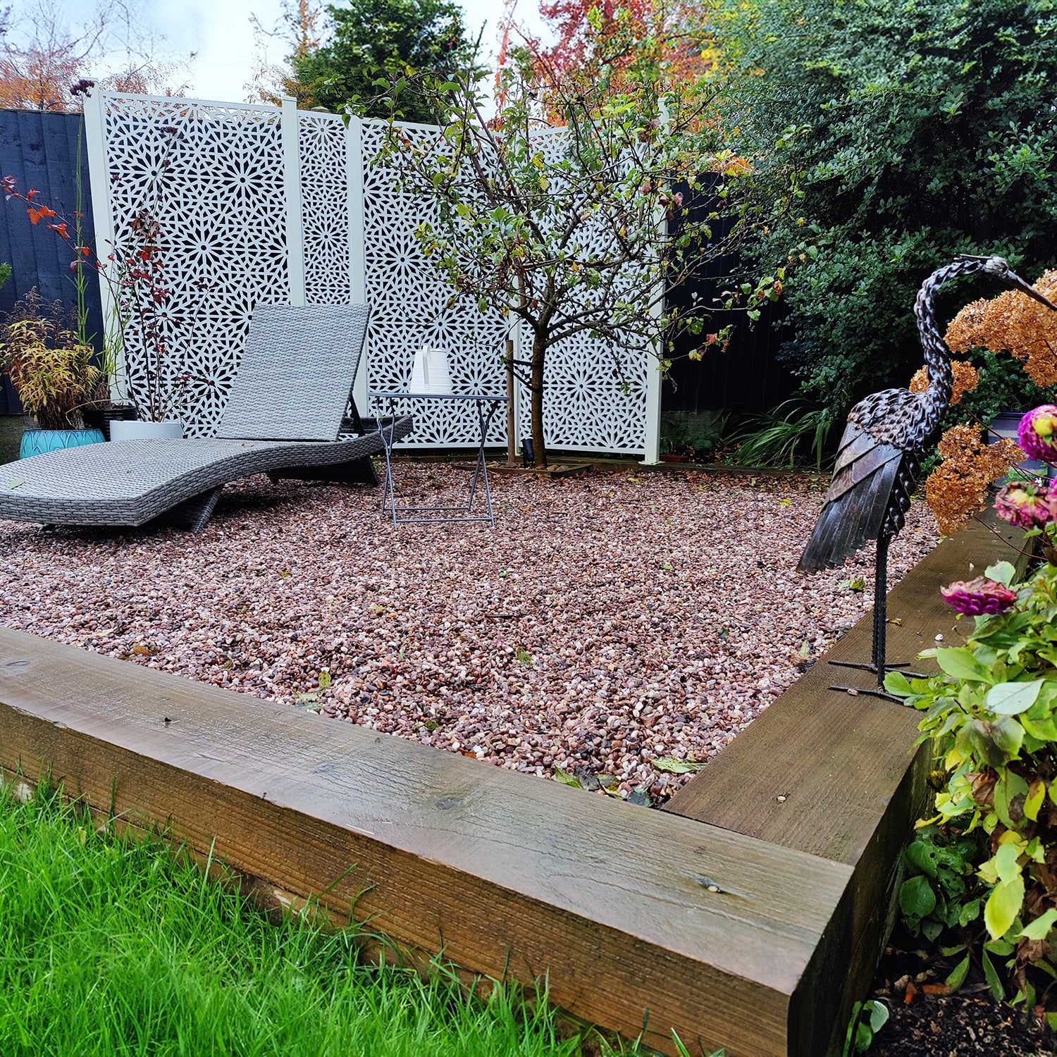 Heavy-Duty Corner Railway Sleeper Bracket with Stake for Hard Ground - Image 7