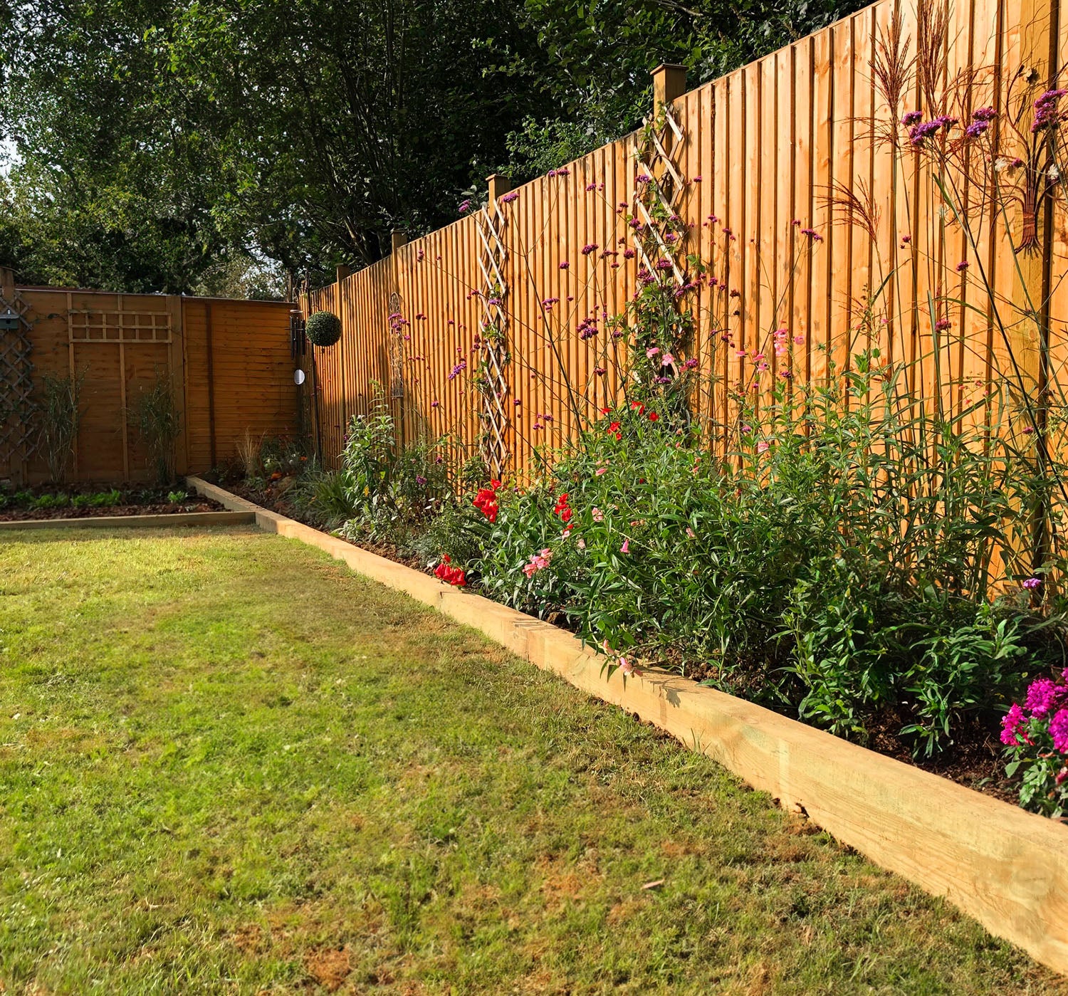 Heavy-Duty Premium Straight Railway Sleeper Bracket with Stake - Suitable for Hard Ground - Image 20