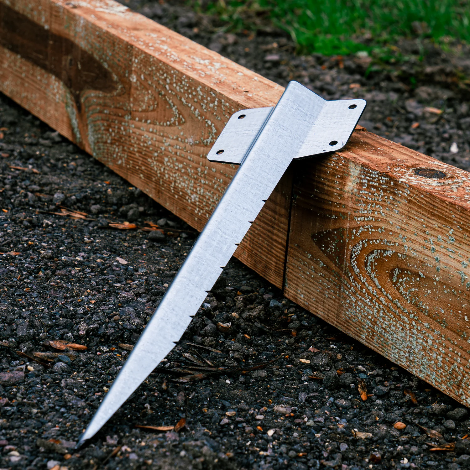 Heavy-Duty Premium Straight Railway Sleeper Bracket with Stake - Suitable for Hard Ground - Image 3