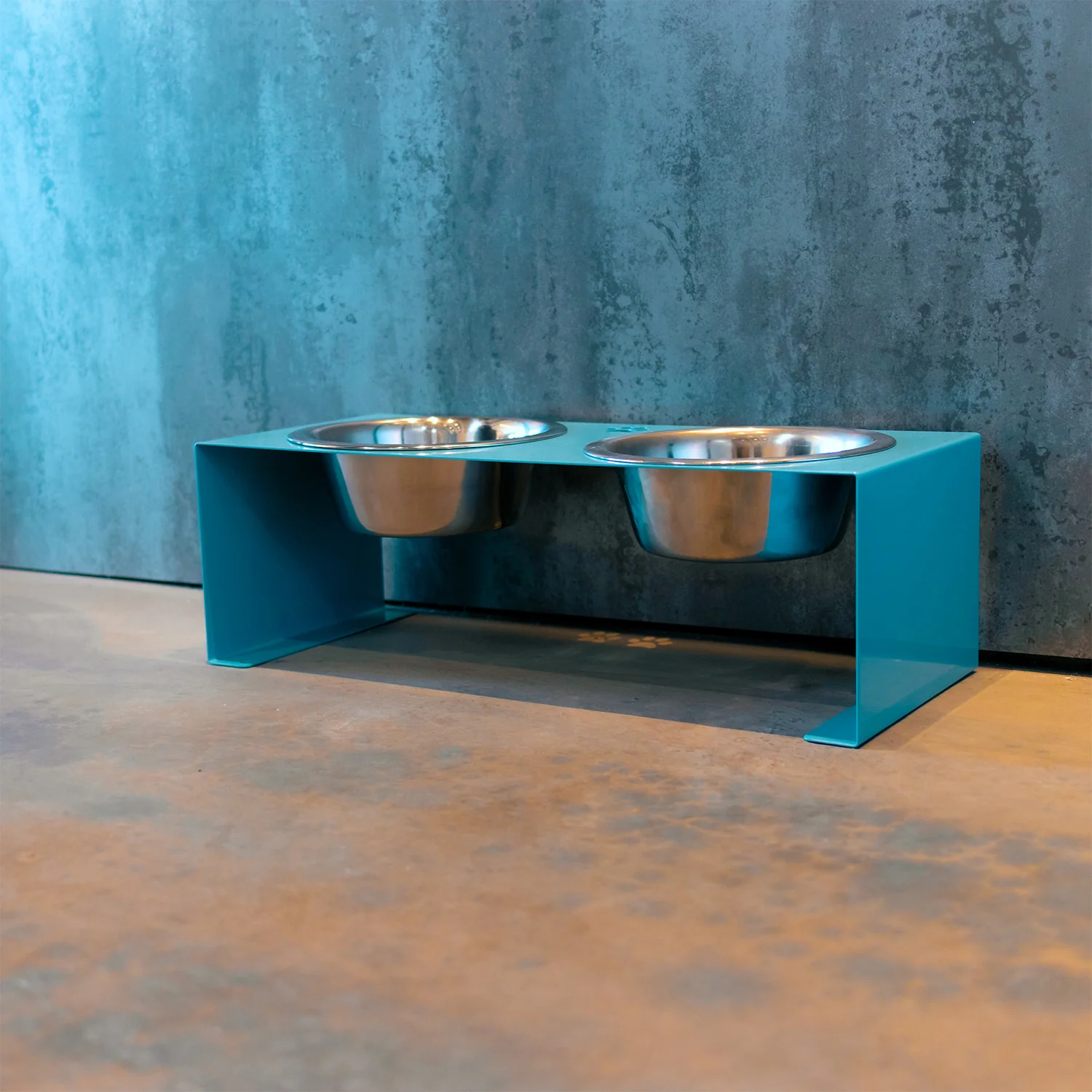 Jake's Farm Yard Double Bowl Elevated Riser & Pet Food Stand - Image 13