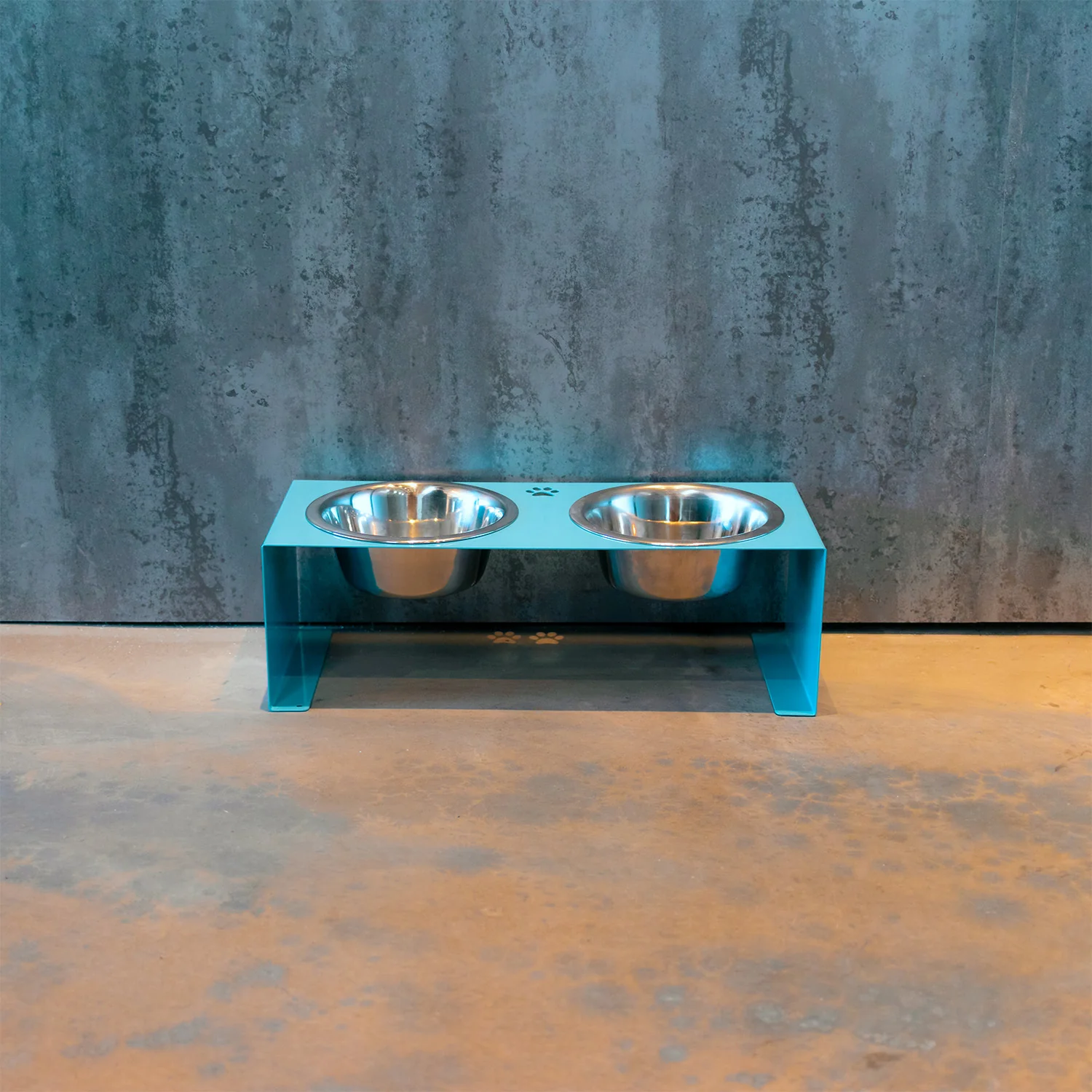 Jake's Farm Yard Double Bowl Elevated Riser & Pet Food Stand - Image 7