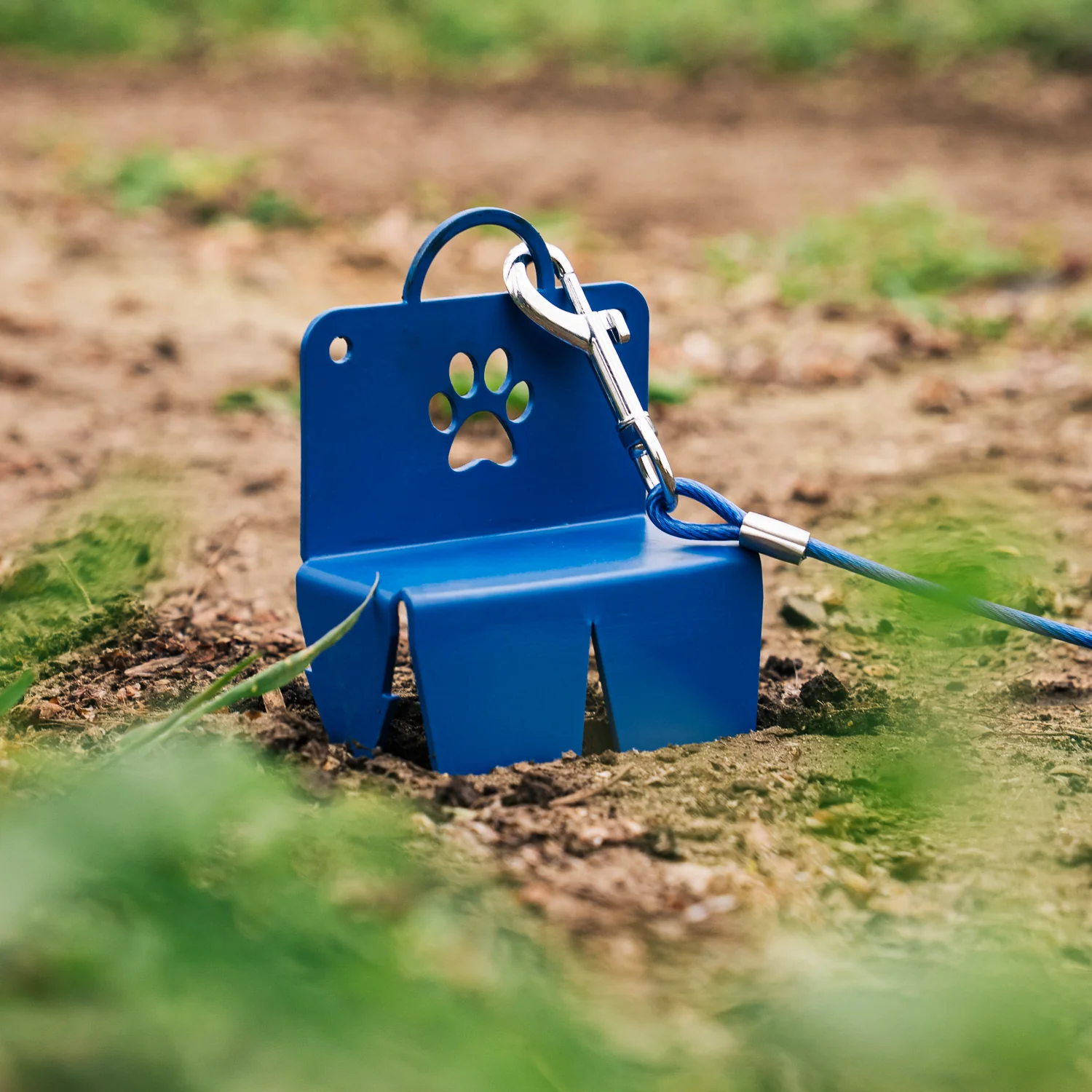 Jake's Farm Yard Heavy-Duty Outdoor Drive-In Tie-Out Staked Plate for Dogs - Image 8