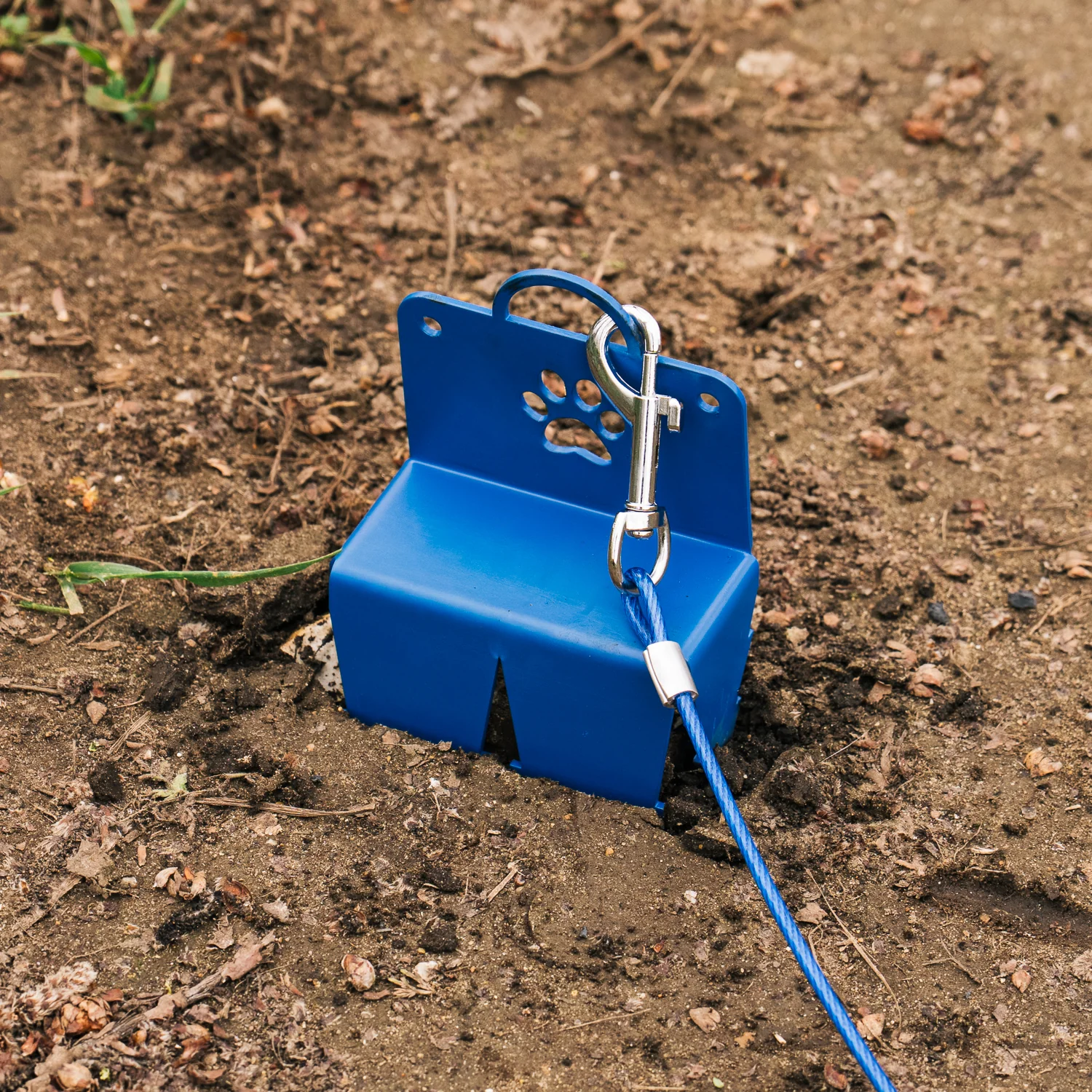 Jake's Farm Yard Heavy-Duty Outdoor Drive-In Tie-Out Staked Plate for Dogs - Image 9