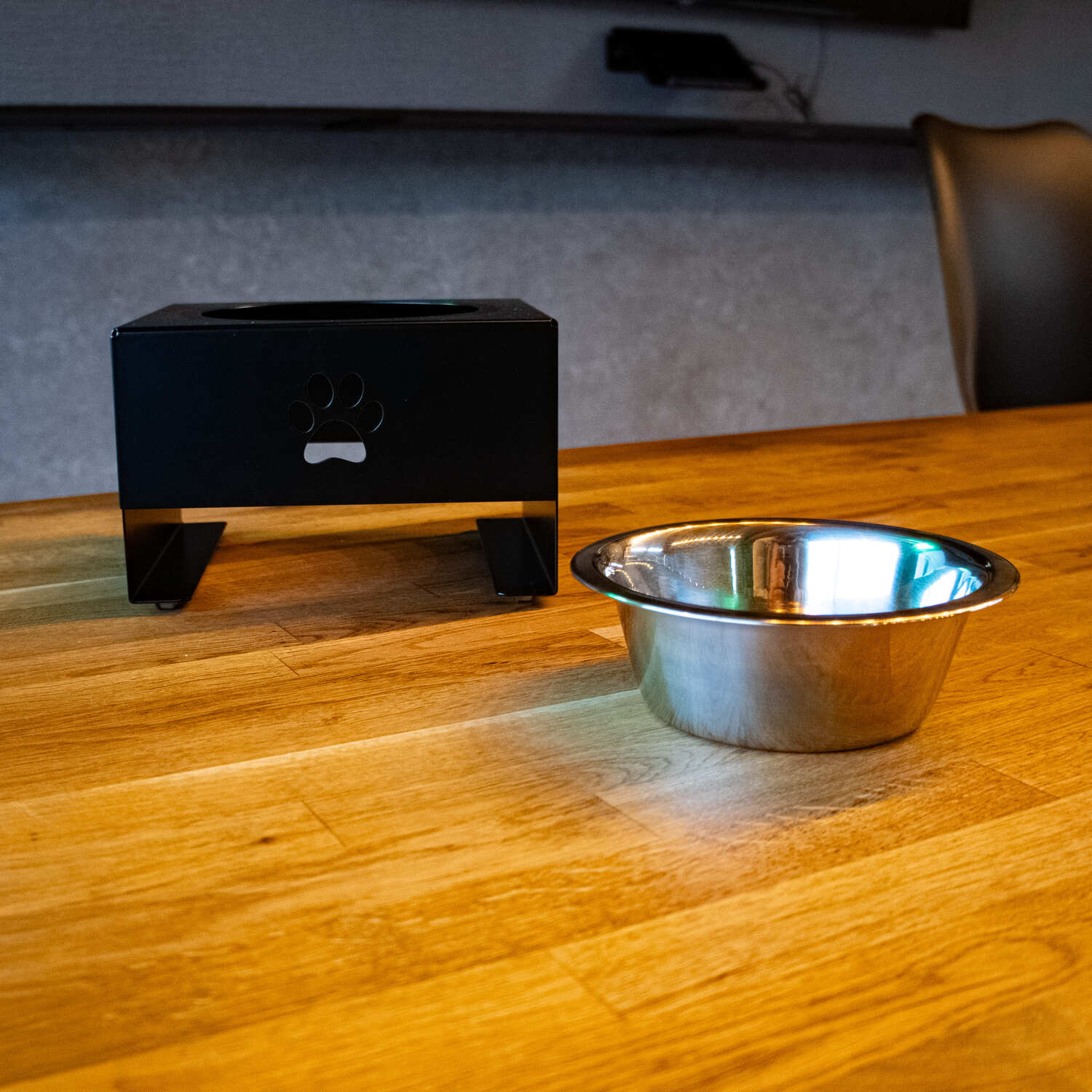 Jake's Farm Yard Single Bowl Elevated Riser & Pet Food Stand - Image 13