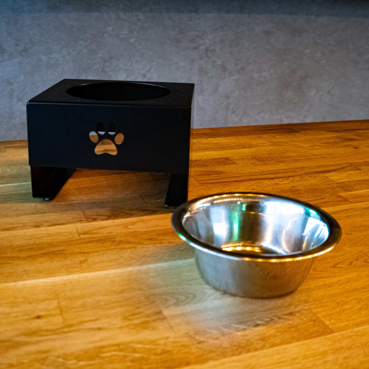 Jake's Farm Yard Single Bowl Elevated Riser & Pet Food Stand - Image 5