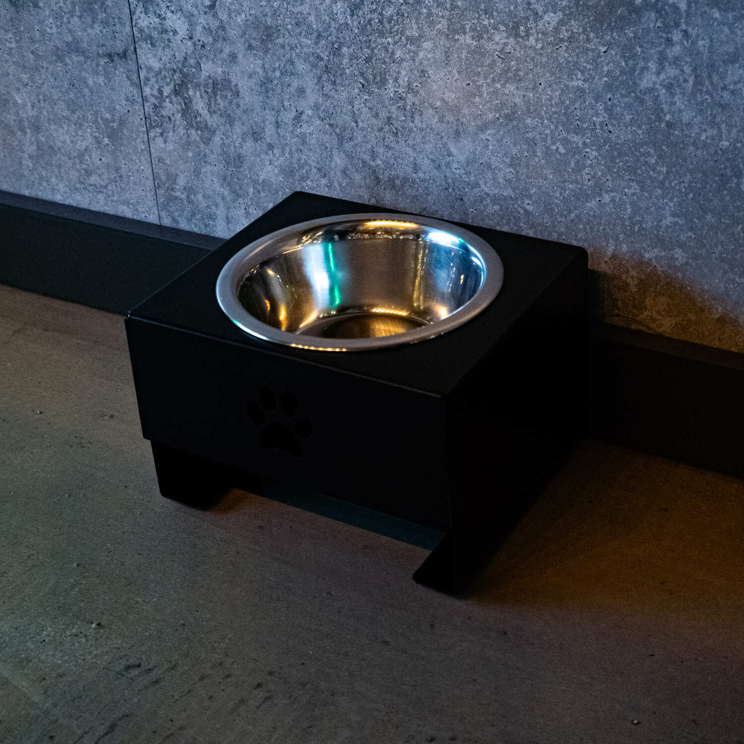 Jake's Farm Yard Single Bowl Elevated Riser & Pet Food Stand - Image 9