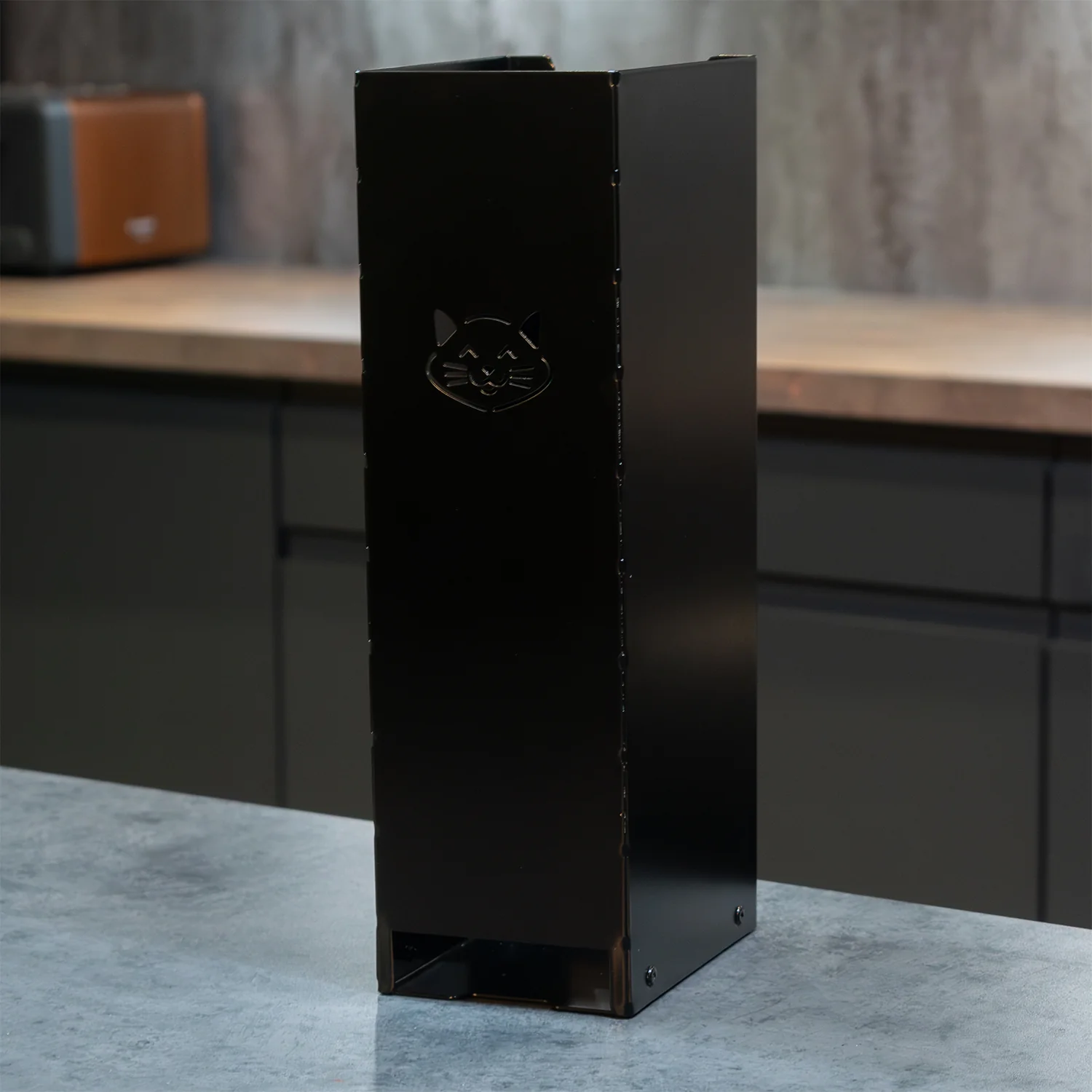 Jake's Farm Yard Wall Mount Cat & Pet Food Pouch Dispenser - Image 11