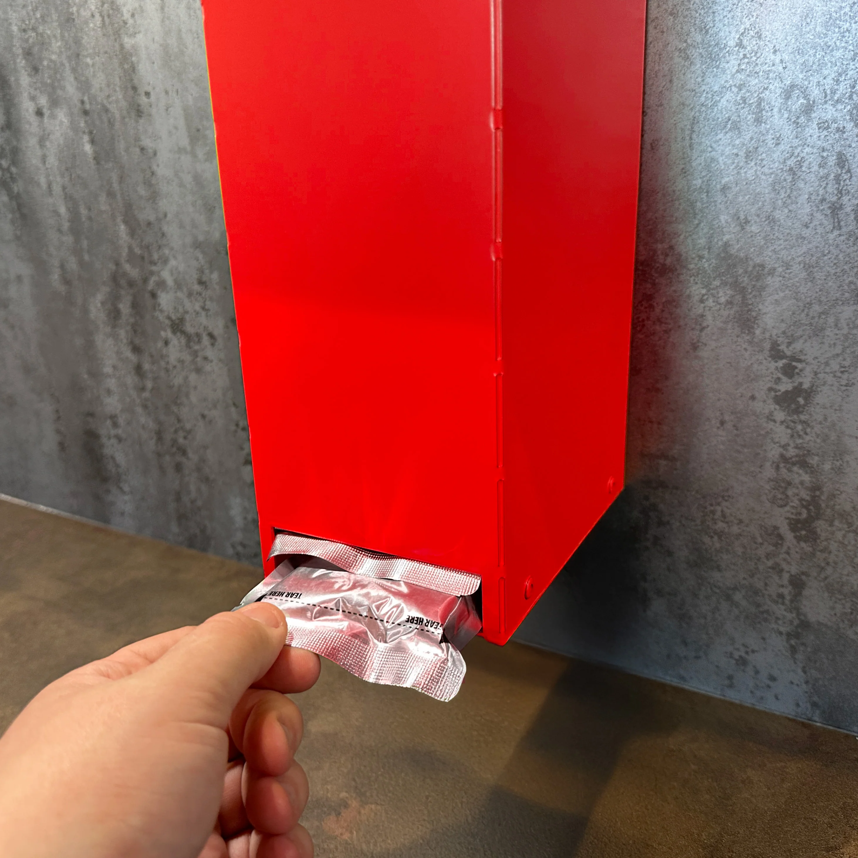 Jake's Farm Yard Wall Mount Cat & Pet Food Pouch Dispenser - Image 16