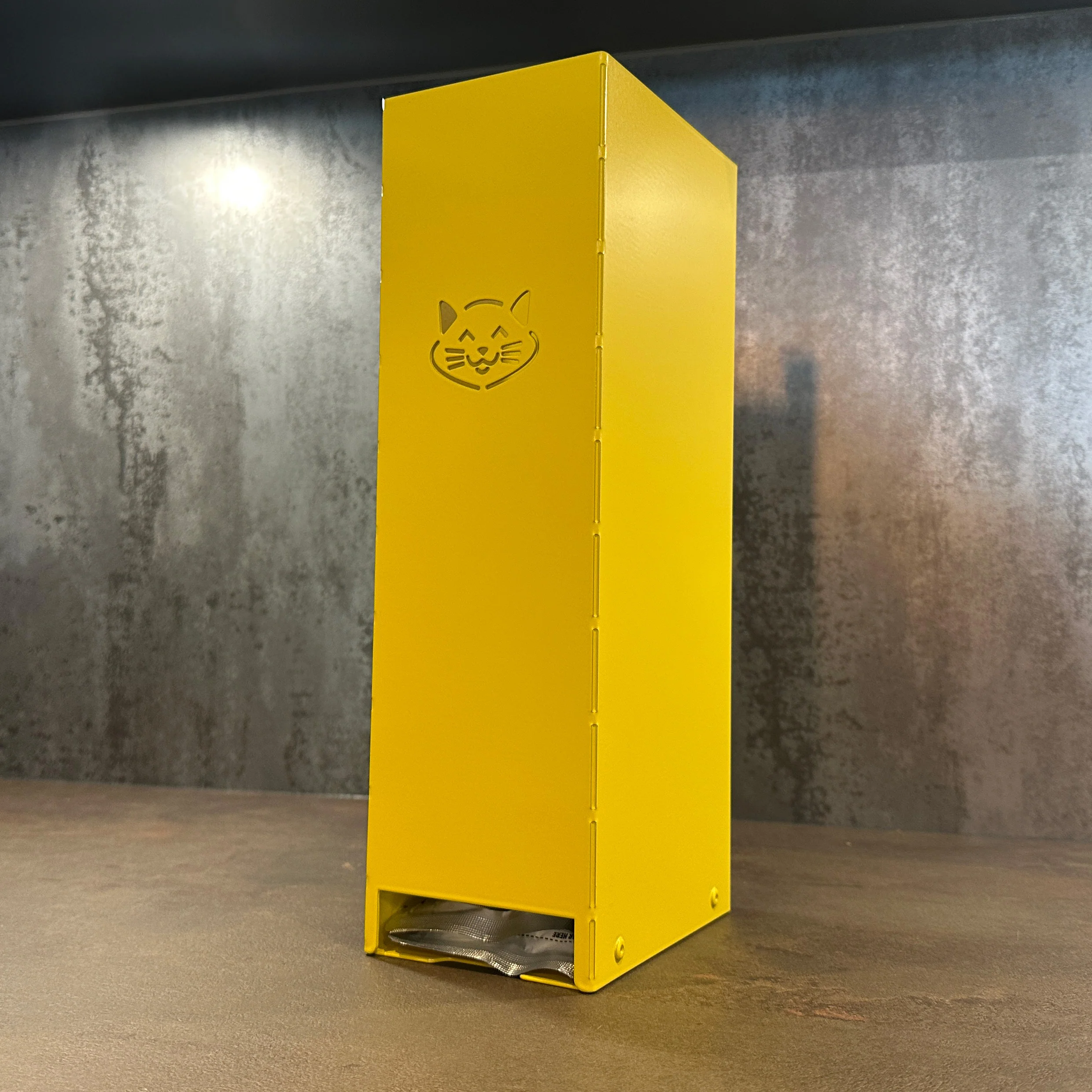 Jake's Farm Yard Wall Mount Cat & Pet Food Pouch Dispenser - Image 19