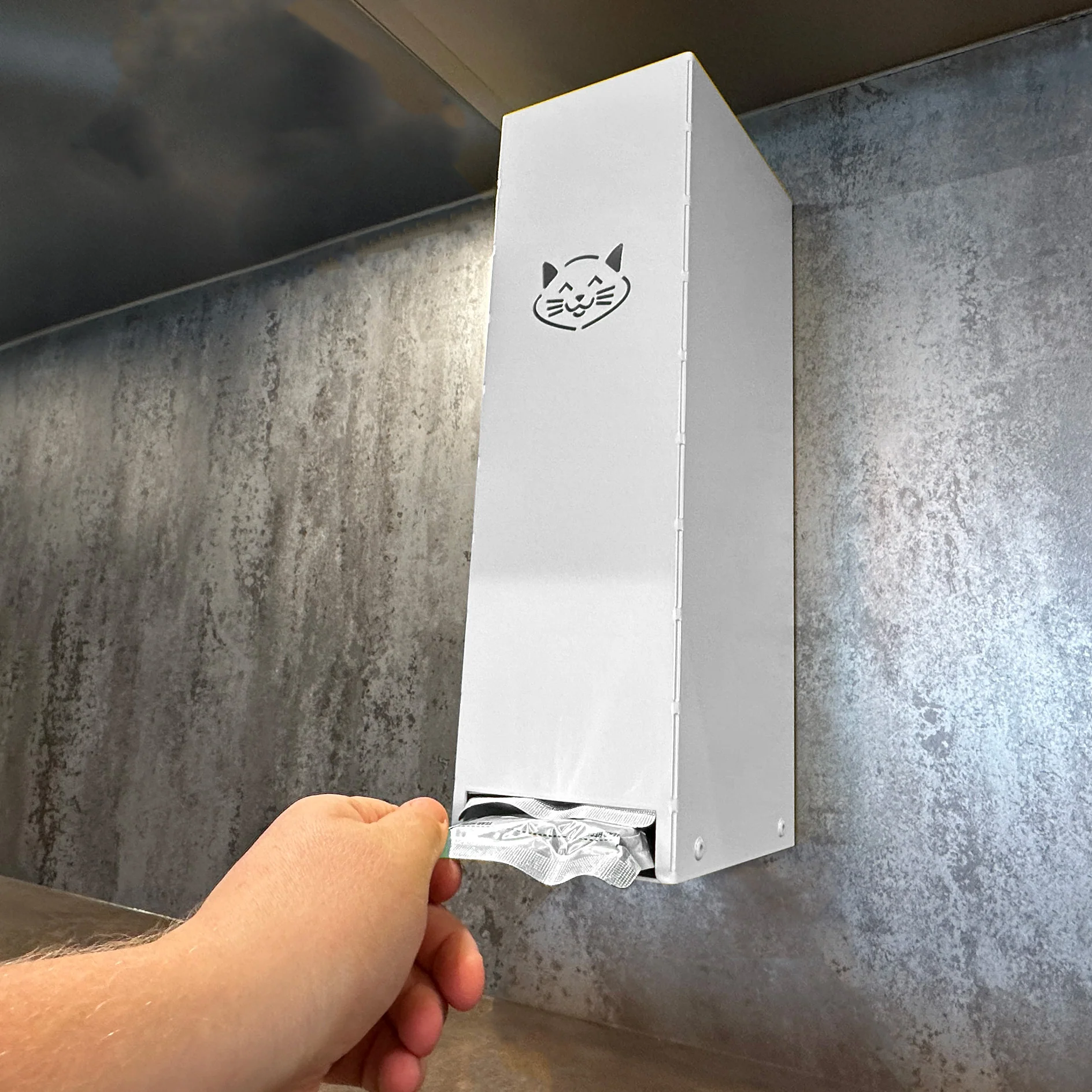 Jake's Farm Yard Wall Mount Cat & Pet Food Pouch Dispenser - Image 4