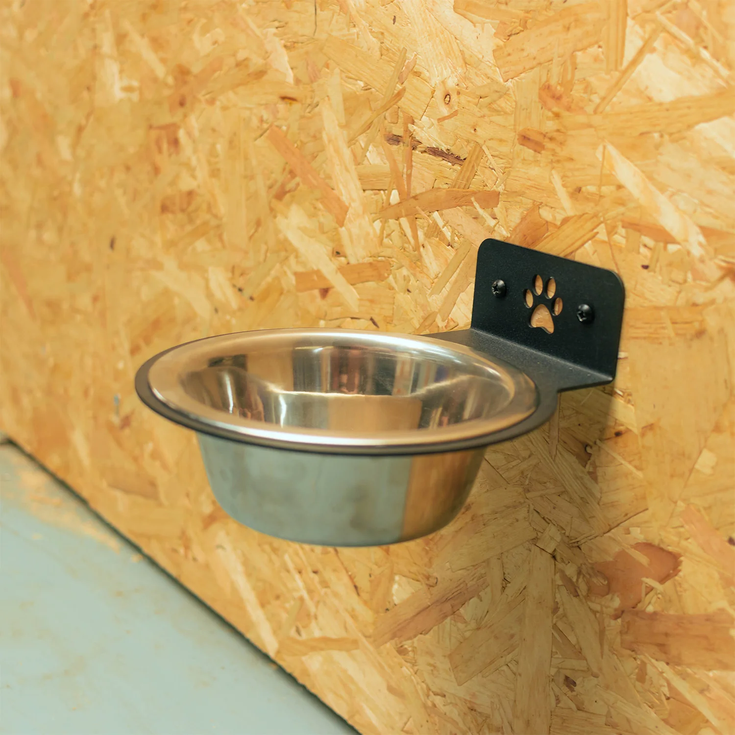 Jake's Farm Yard Wall Mount Pet Bowl Holder - Image 15