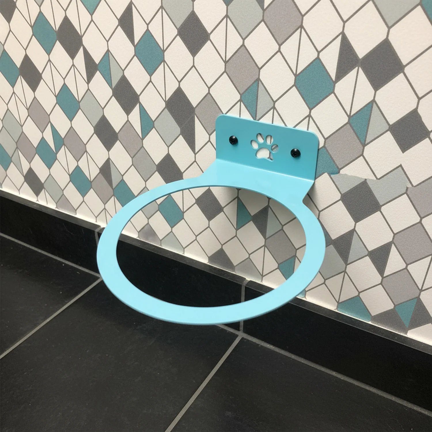 Jake's Farm Yard Wall Mount Pet Bowl Holder - Image 4