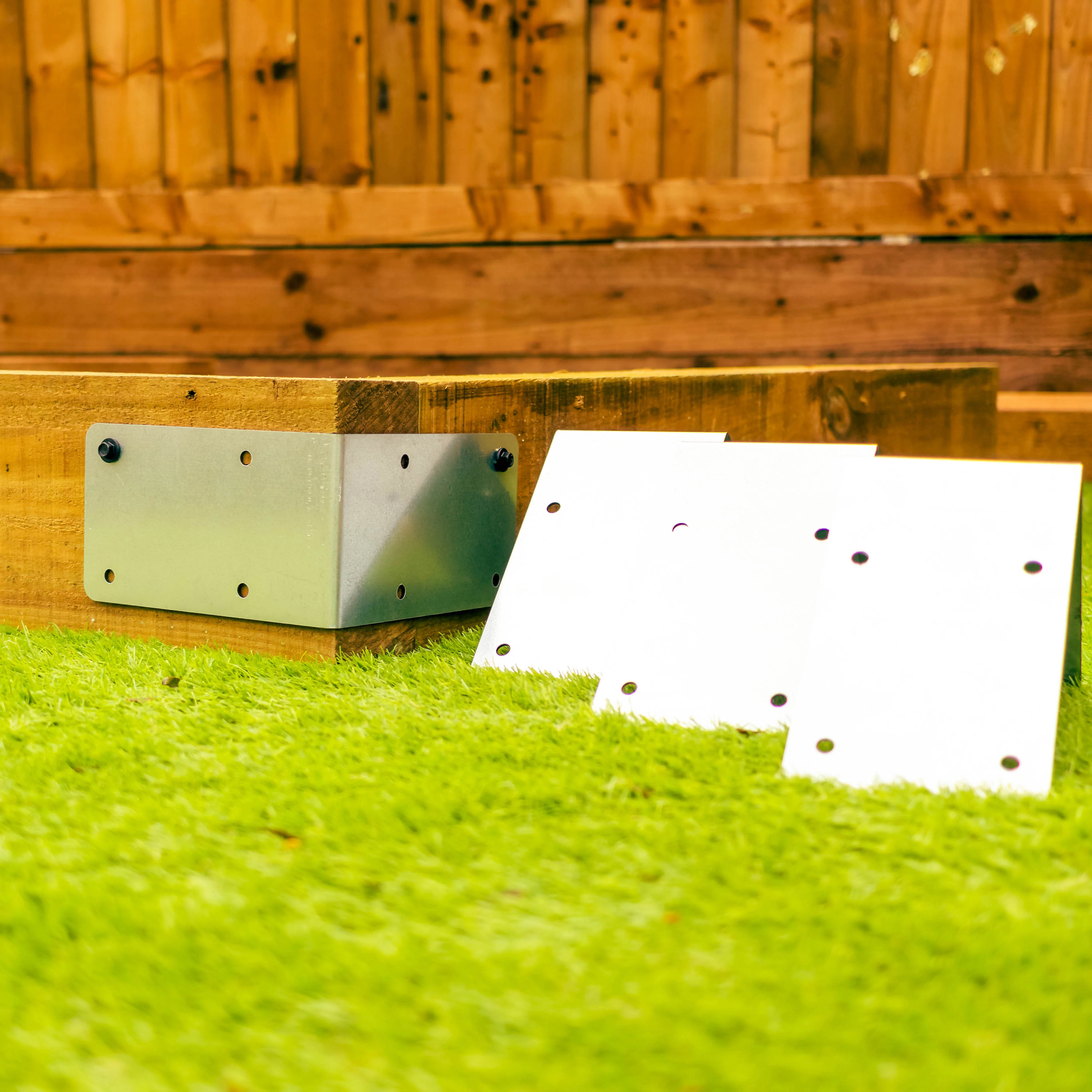 Jumbo 2-Tier Corner Railway Sleeper Bracket (Pack of 4 Brackets) - Image 3