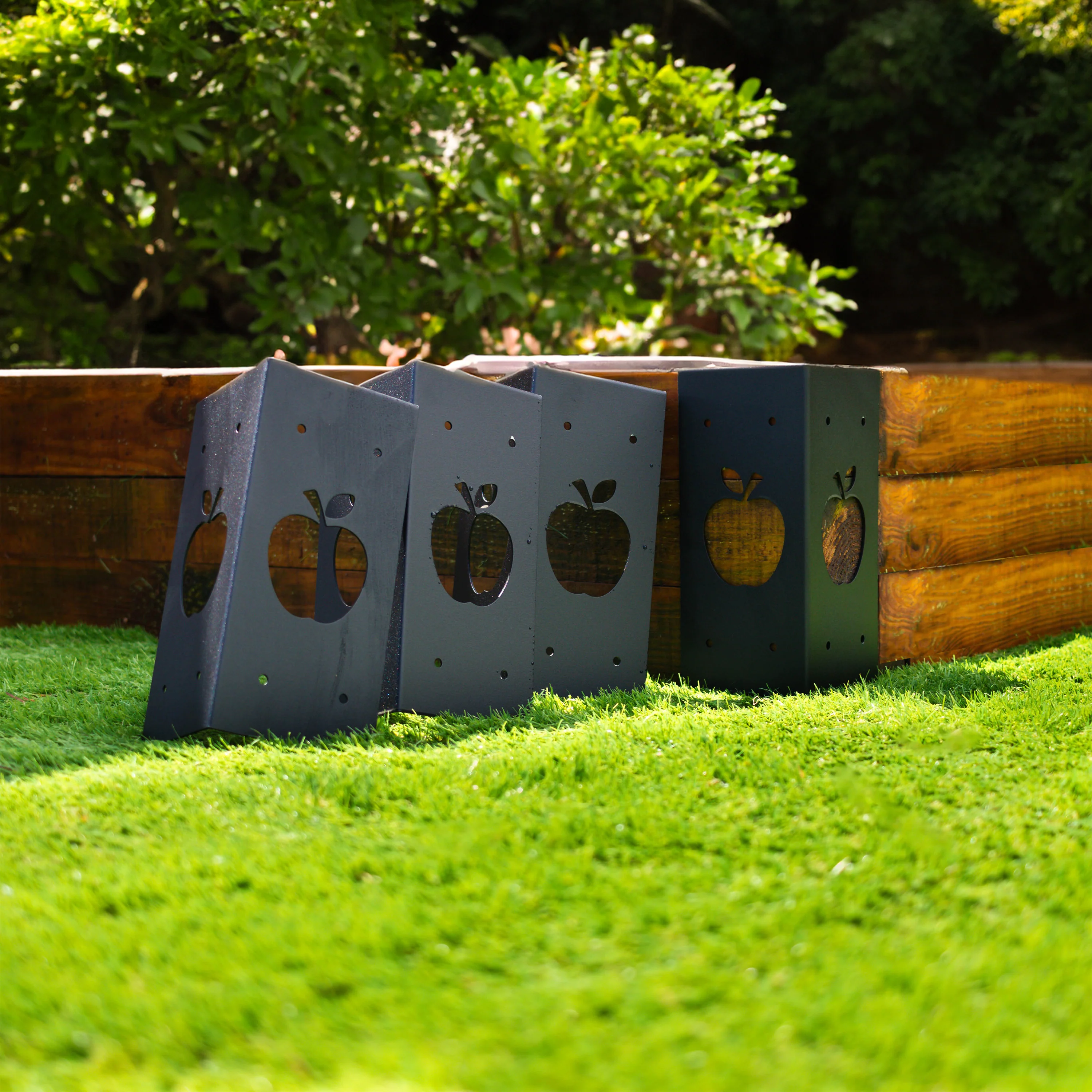 Large External Corner Brackets for Planters - Apple / Carrot Design (Pack of 4 Brackets) - Image 6