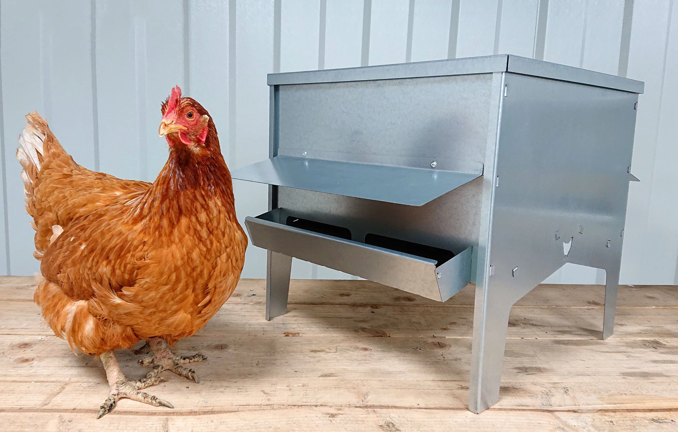 Jake's Farm Yard Large Galvanised Poultry & Chicken Feed Hopper with Roof - Image 11