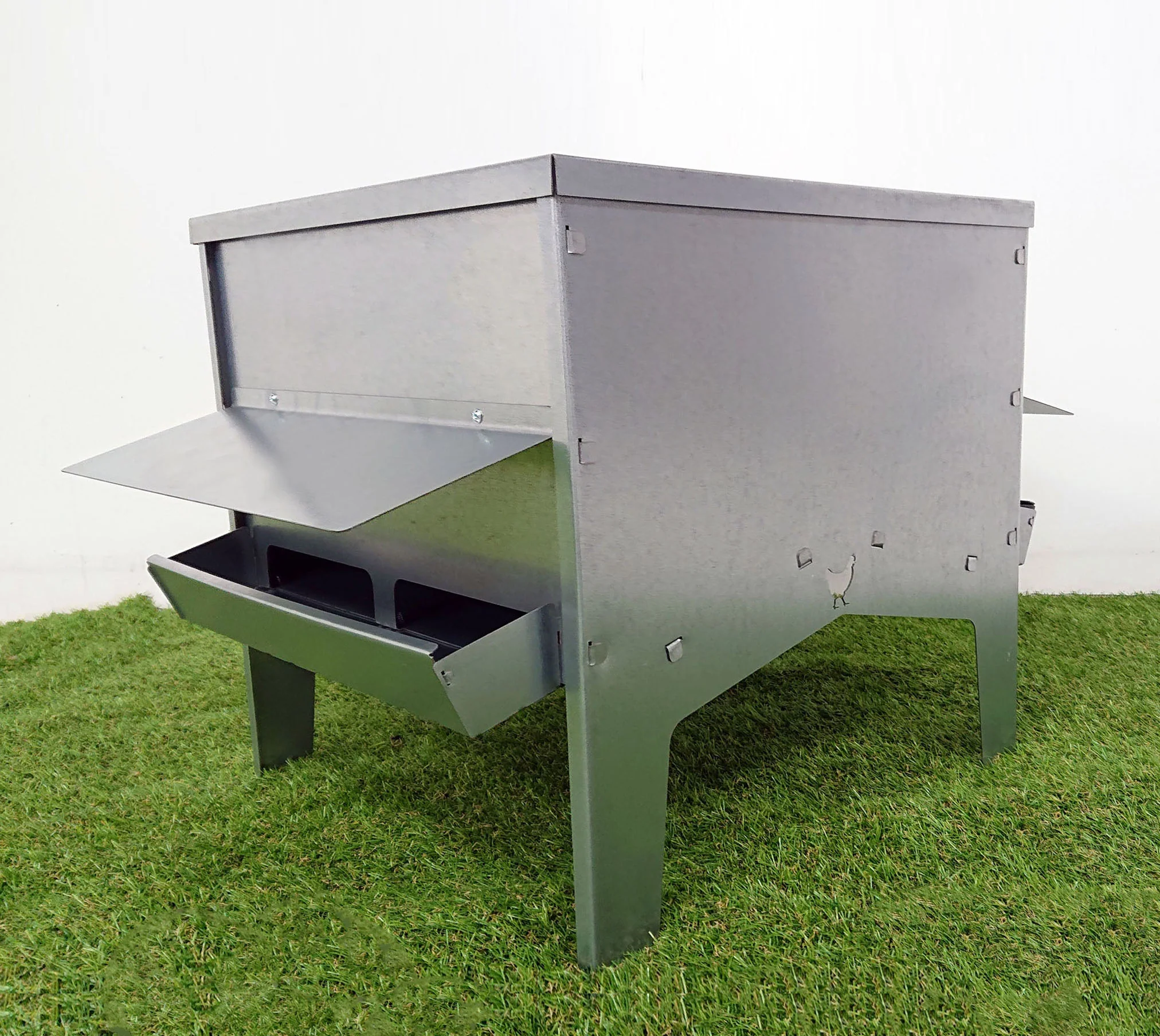Jake's Farm Yard Large Galvanised Poultry & Chicken Feed Hopper with Roof - Image 12
