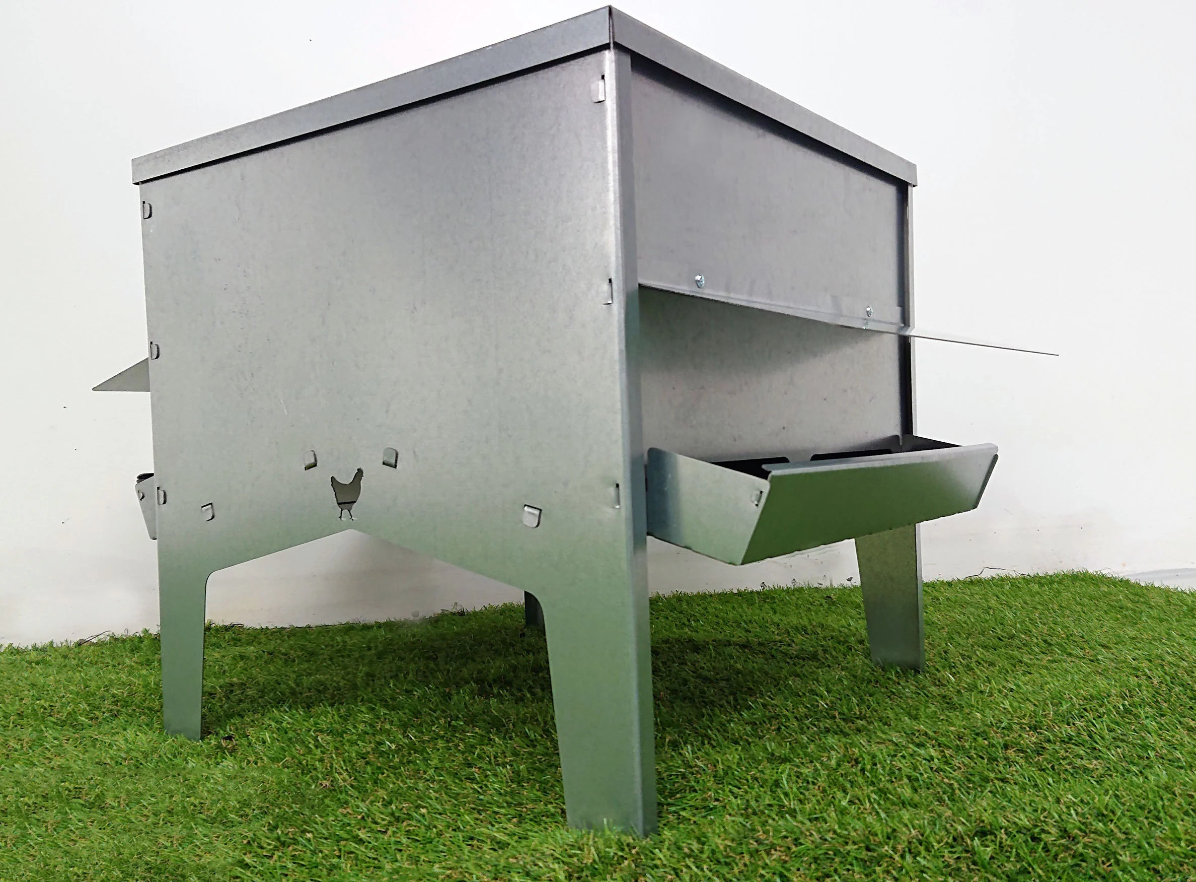 Jake's Farm Yard Large Galvanised Poultry & Chicken Feed Hopper with Roof - Image 15