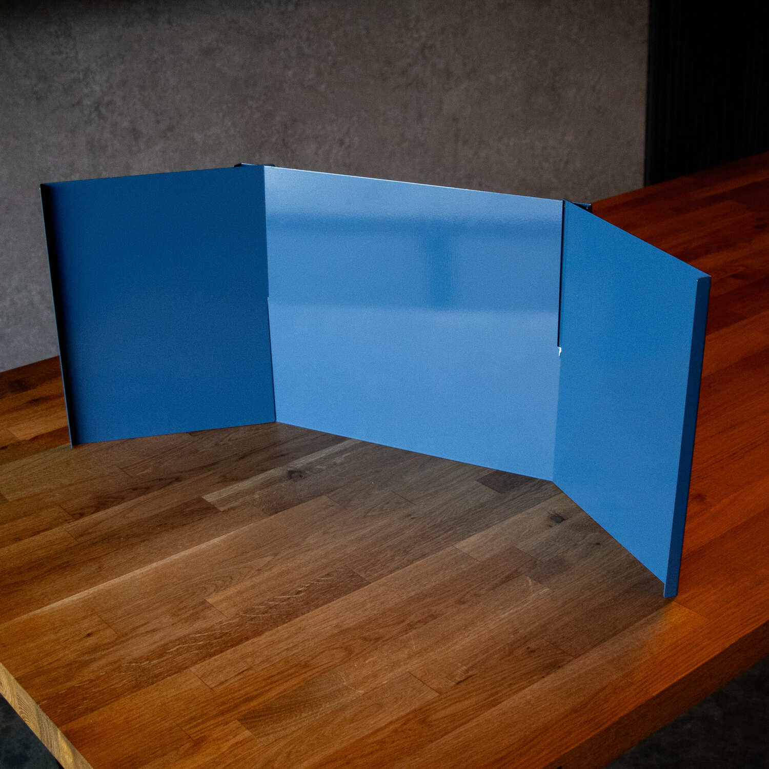 MeepleMounts Tabletop 3-Part Slot-In Magnetic RPG Dungeon Master Screen - Image 13