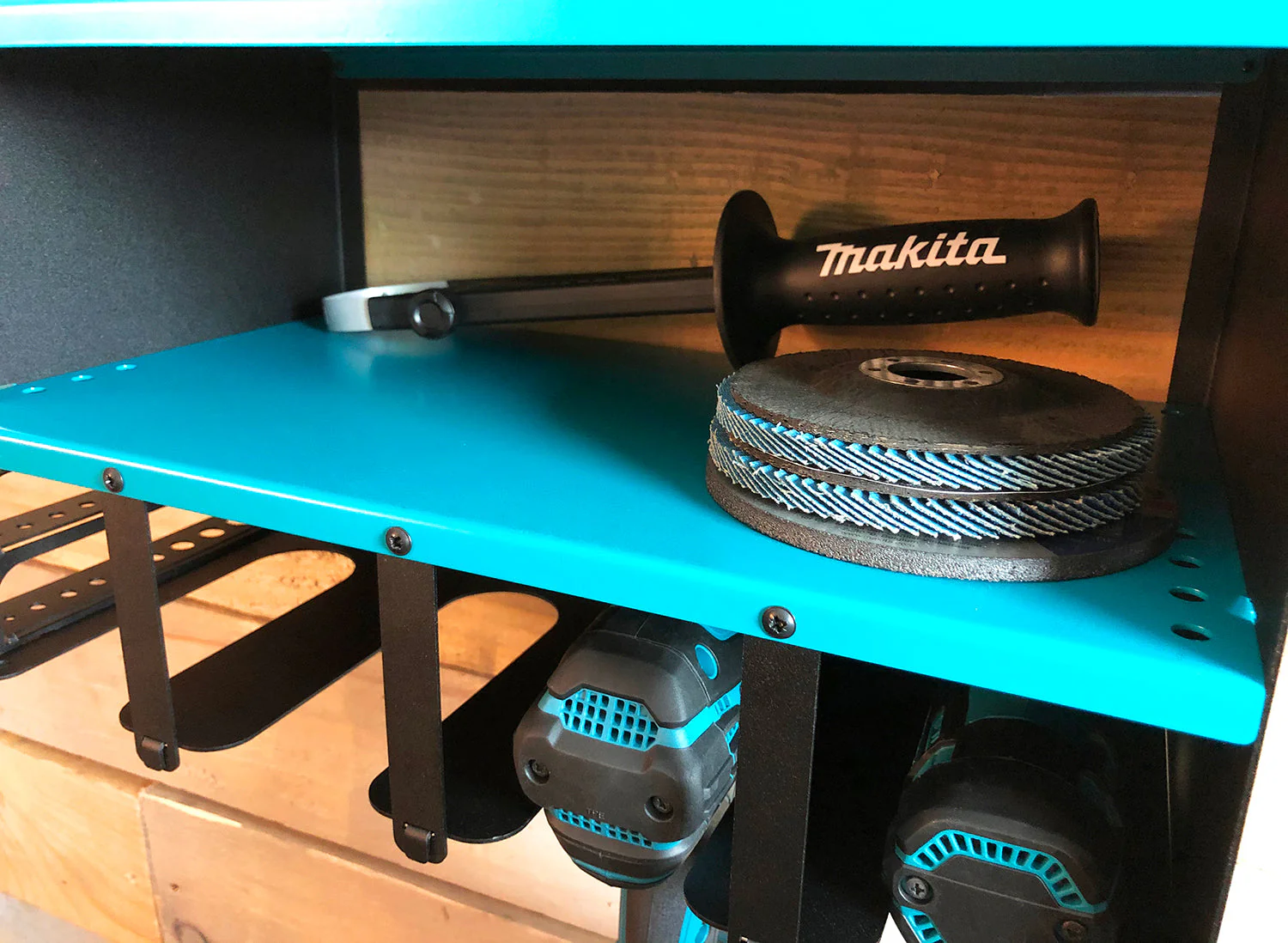 MegaMaxx UK™ Wall Mount Power Tool Storage Unit (4 Tool Capacity) - Makita Aqua Blue Edition - Image 10