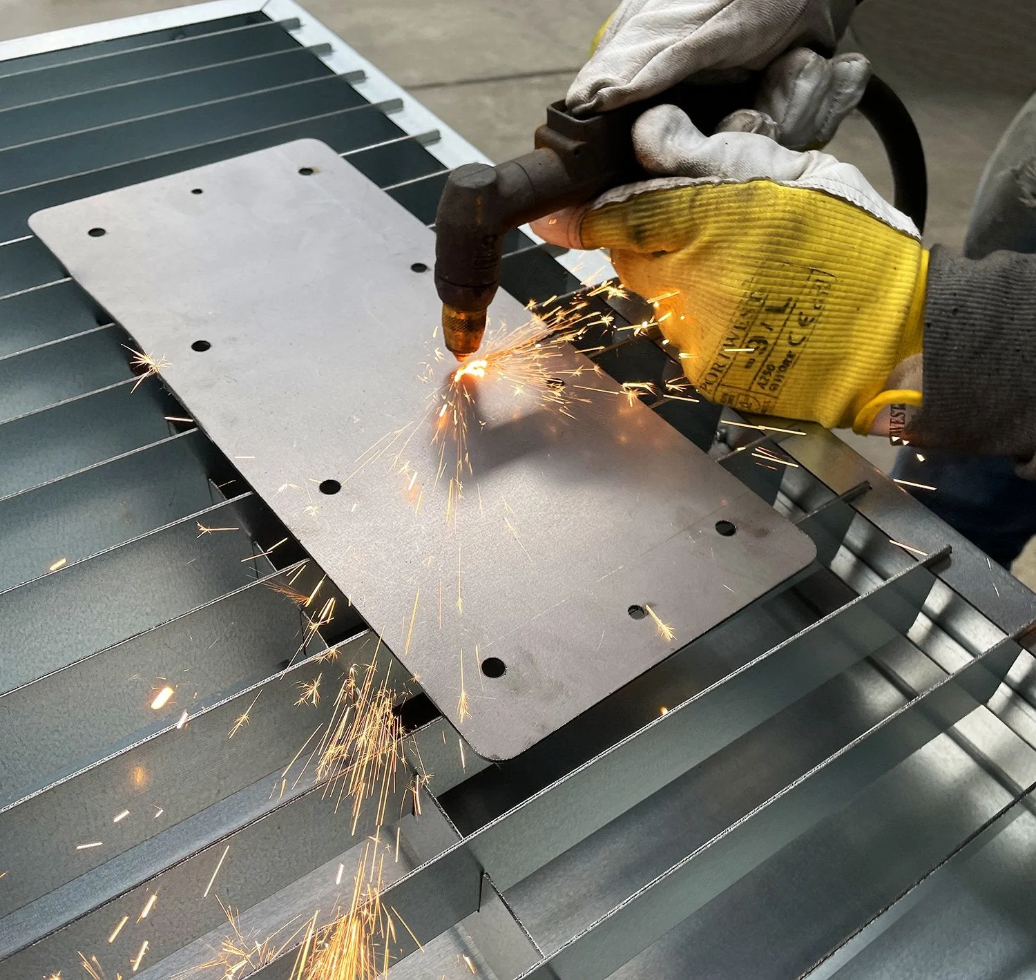 MegaMaxx UK™ Plasma Cutting Table & Workbench - Image 5