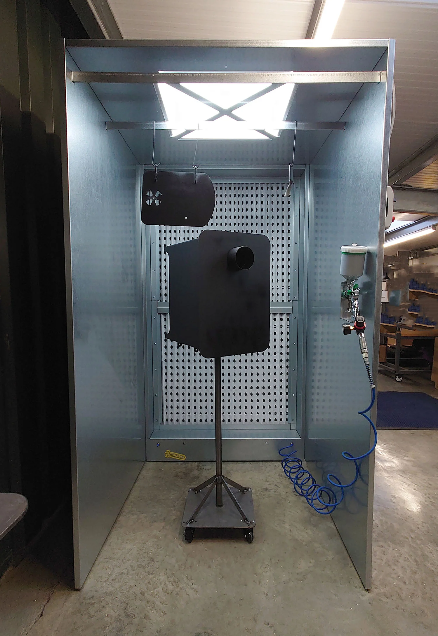 Nukeson Industrial Spray Booth with Full Height Opening - Image 12