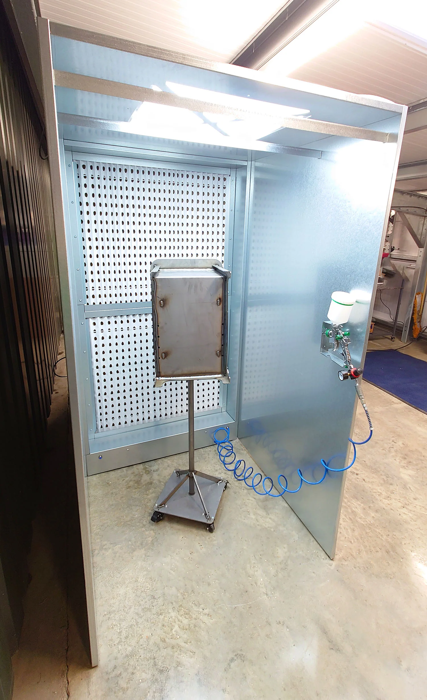 Nukeson Industrial Spray Booth with Full Height Opening - Image 7